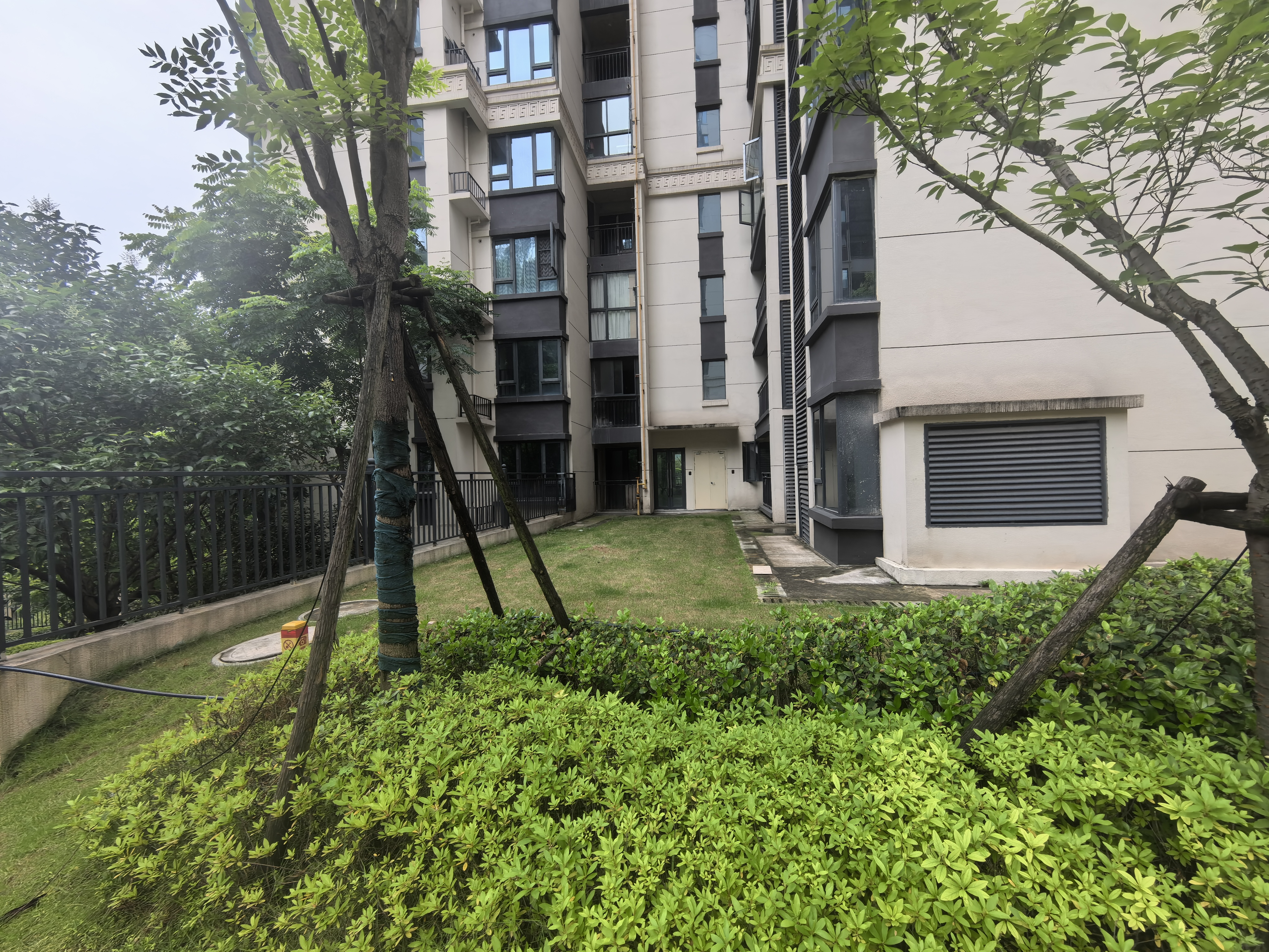 中建凤栖台  3室2厅2卫   45.80万客厅