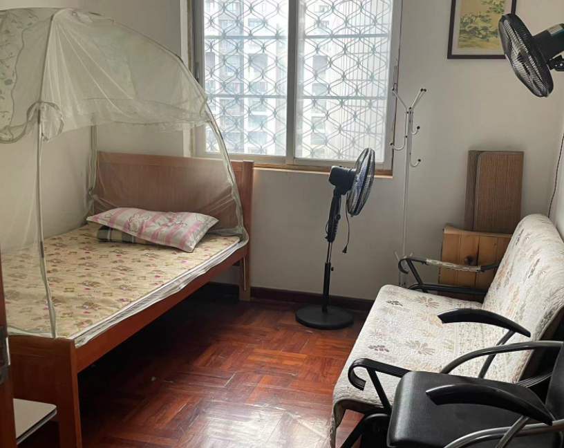 华锦苑 3室2厅2卫 146.0万 华锦苑 3室2厅2卫 146.0万客厅