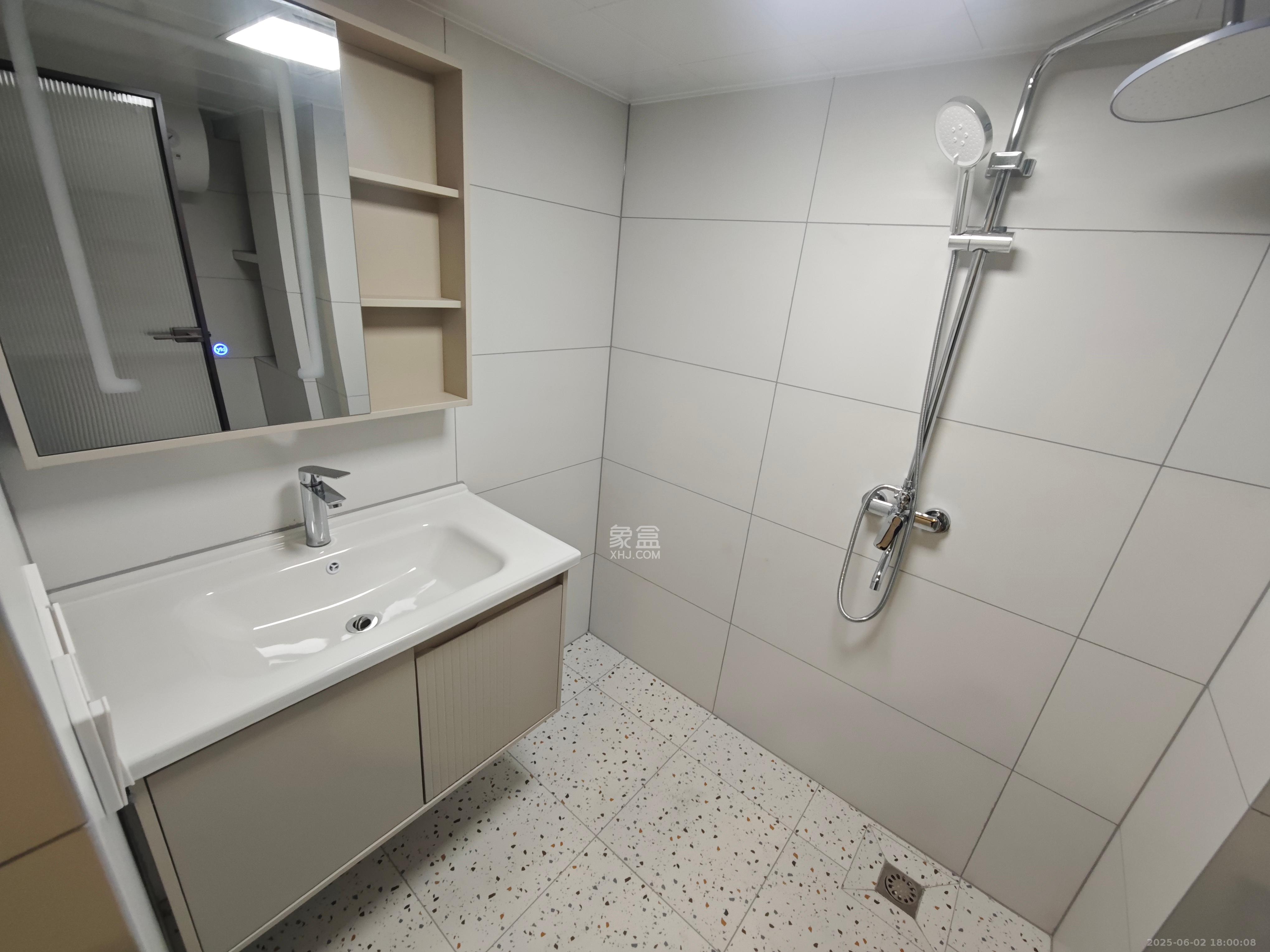 新城悦隽公园 2室1厅1卫 1600.0元/月 新城悦隽公园 2室1厅1卫 1600.0元/月室内图