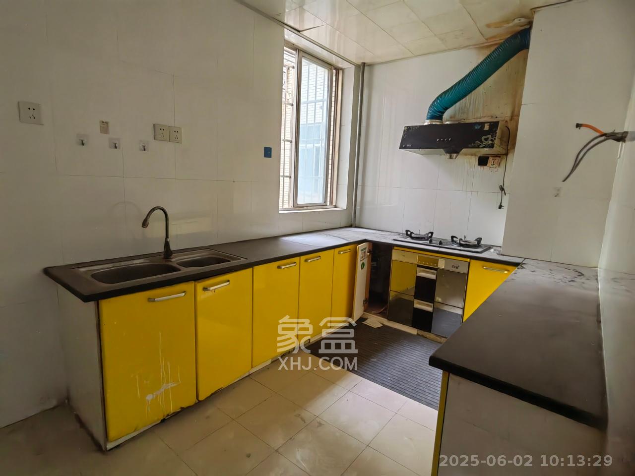 雄踞都市东家 1室0厅0卫 2400.0元/月 雄踞都市东家 1室0厅0卫 2400.0元/月室内图