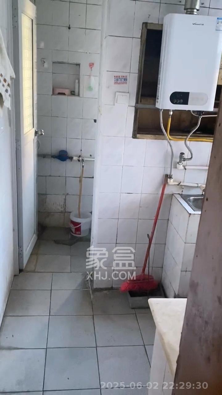 燕山街社区  3室1厅1卫   1800.00元/月室内图