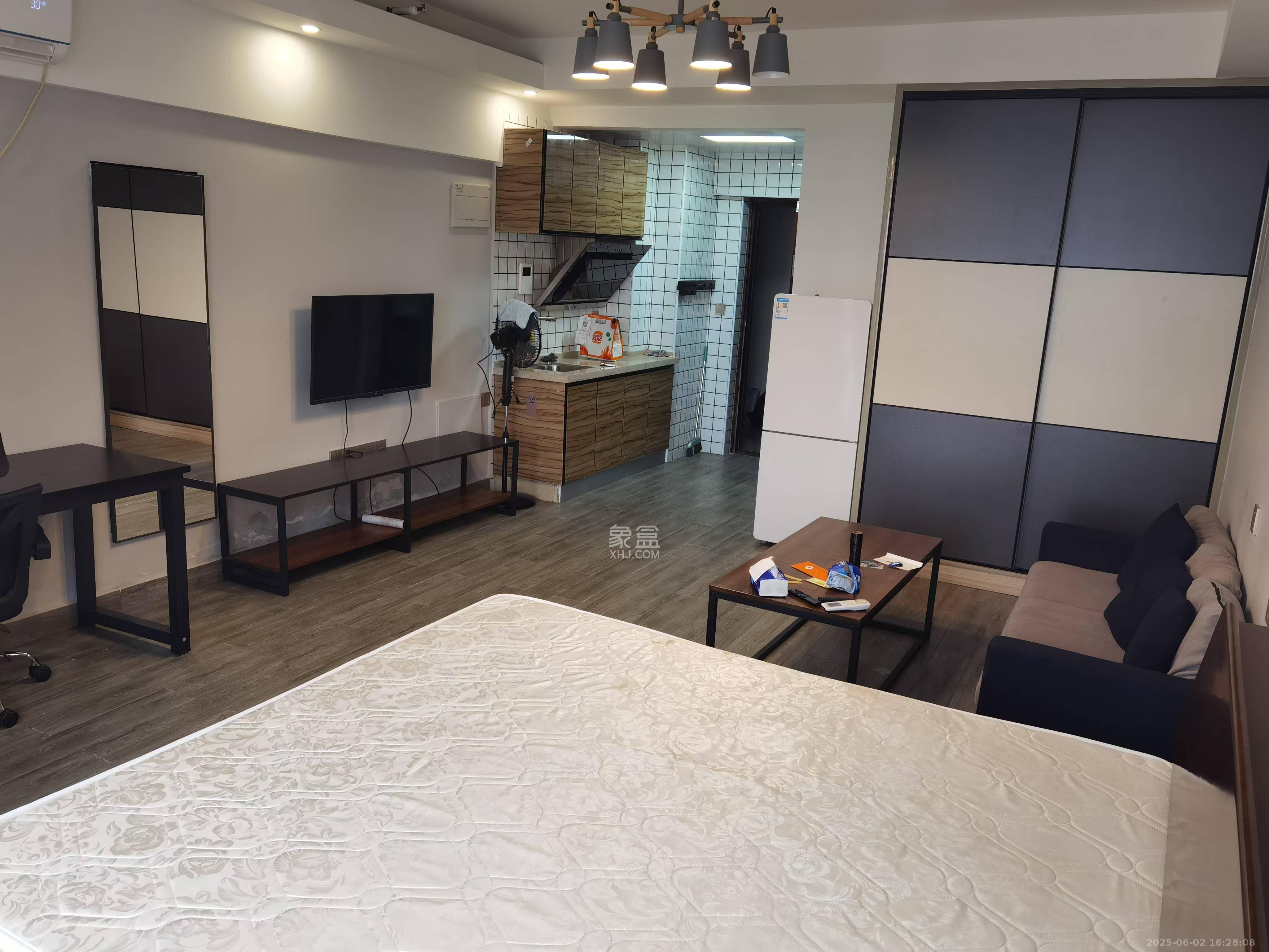 中交里城  1室1厅1卫   1600.00元/月室内图