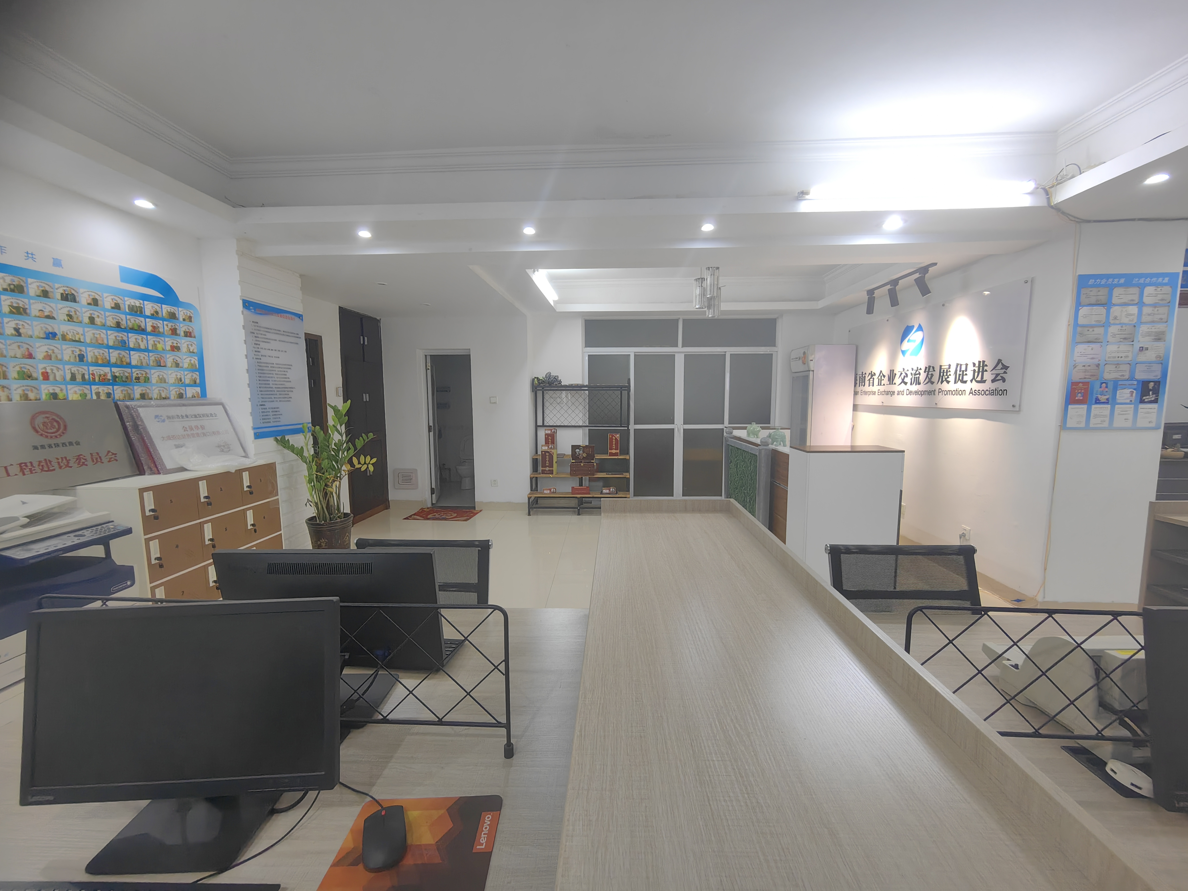 昌隆大厦 3室2厅1卫 3200.0元/月 昌隆大厦 3室2厅1卫 3200.0元/月室内图