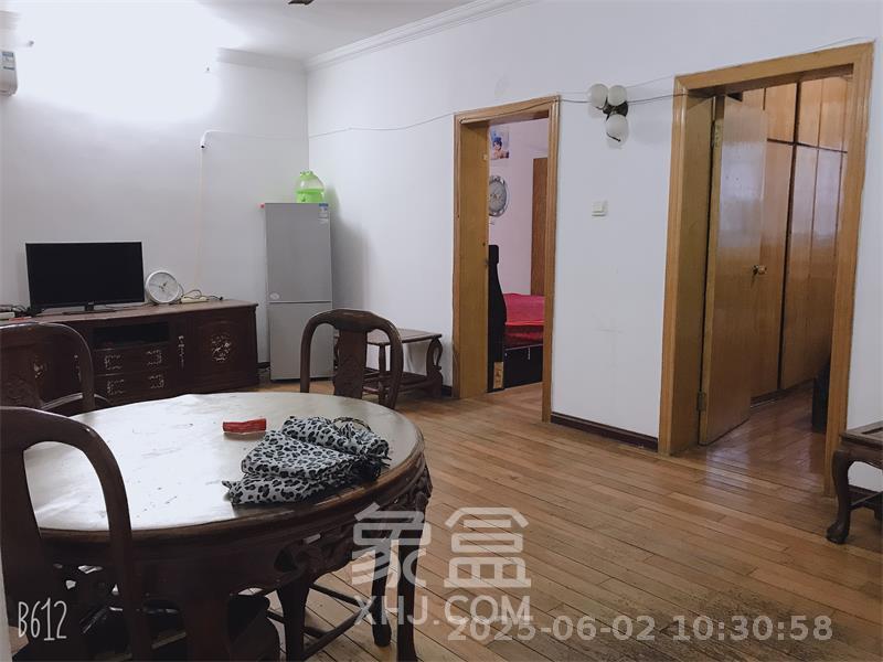 十一中学单位宿舍  2室1厅1卫   2000.00元/月室内图
