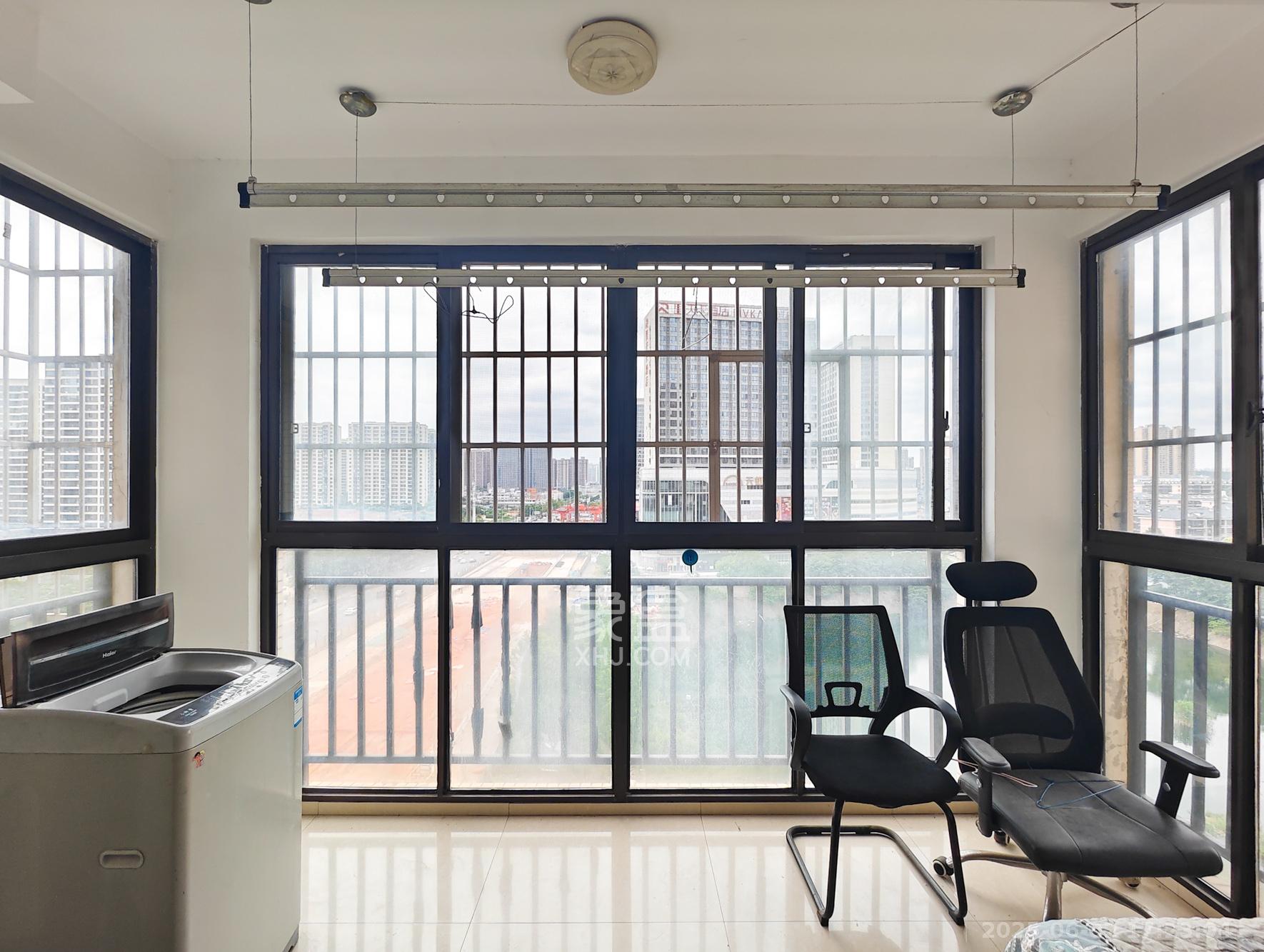 七里香榭 3室1厅1卫 68.0万 七里香榭 3室1厅1卫 68.0万阳台