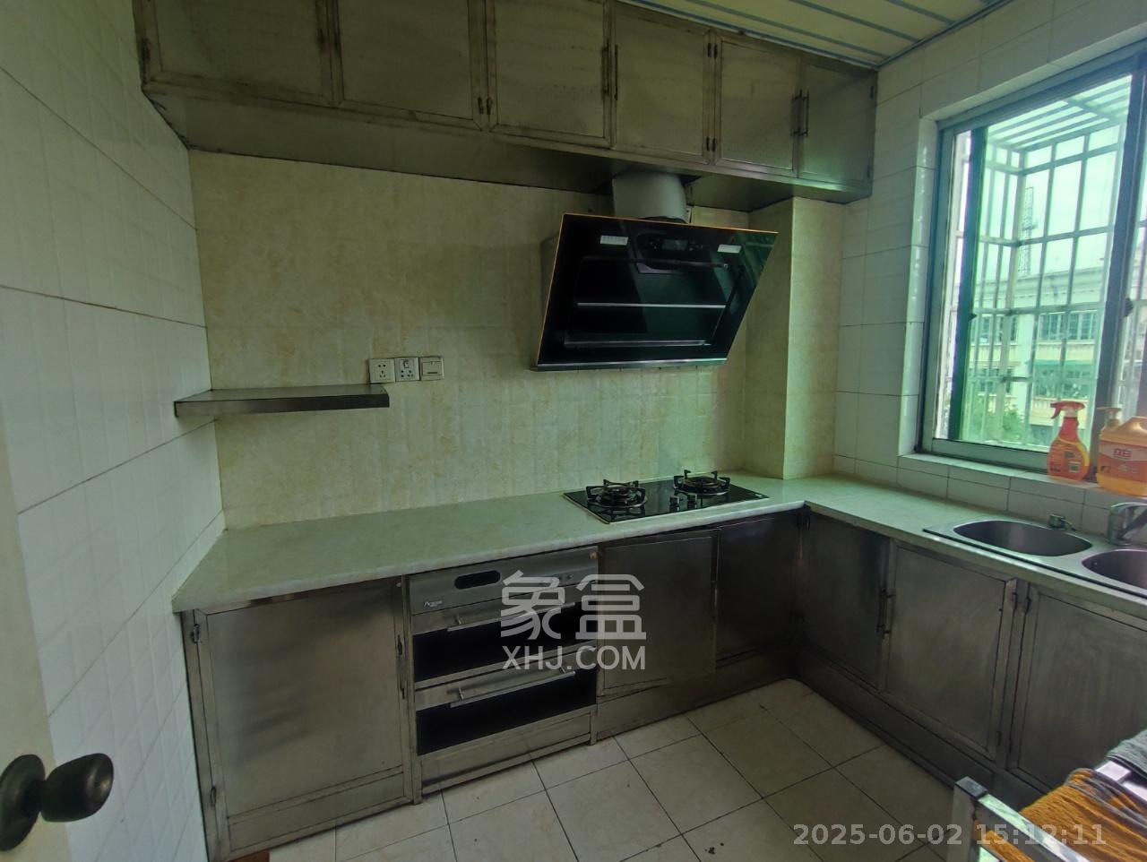 中南汽车世界 3室2厅1卫 1200.0元/月 中南汽车世界 3室2厅1卫 1200.0元/月室内图