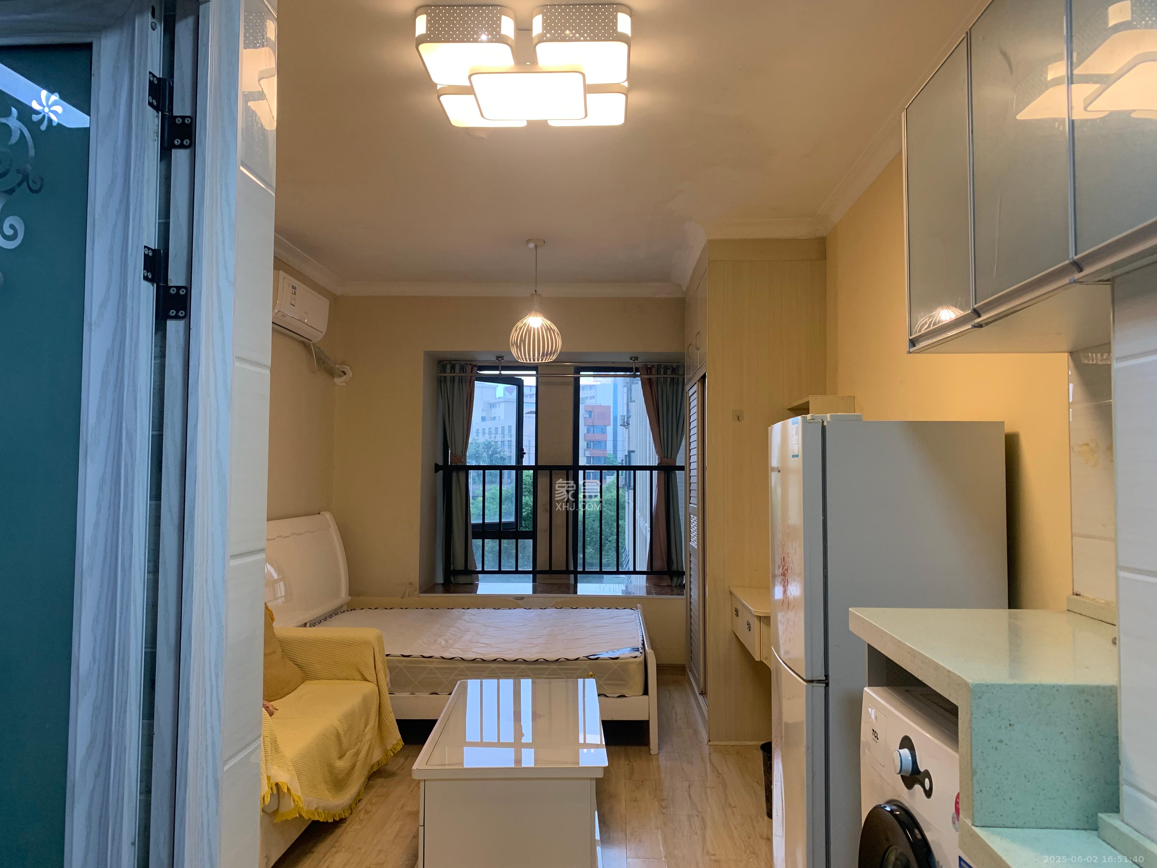 中建芙蓉嘉苑 1室1厅1卫 1100.0元/月 中建芙蓉嘉苑 1室1厅1卫 1100.0元/月室内图