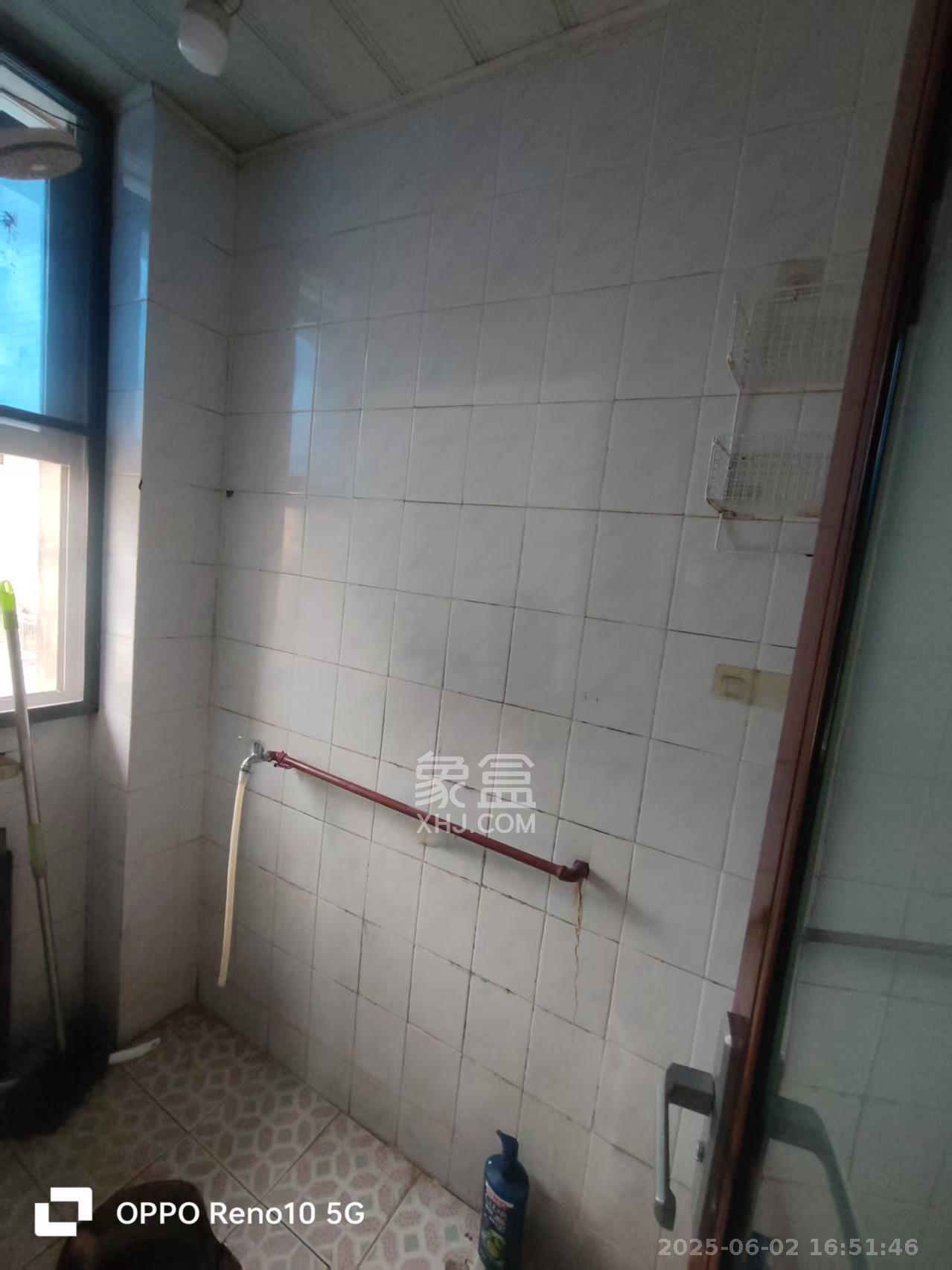 留芳岭社区 2室1厅1卫 1600.0元/月 留芳岭社区 2室1厅1卫 1600.0元/月室内图