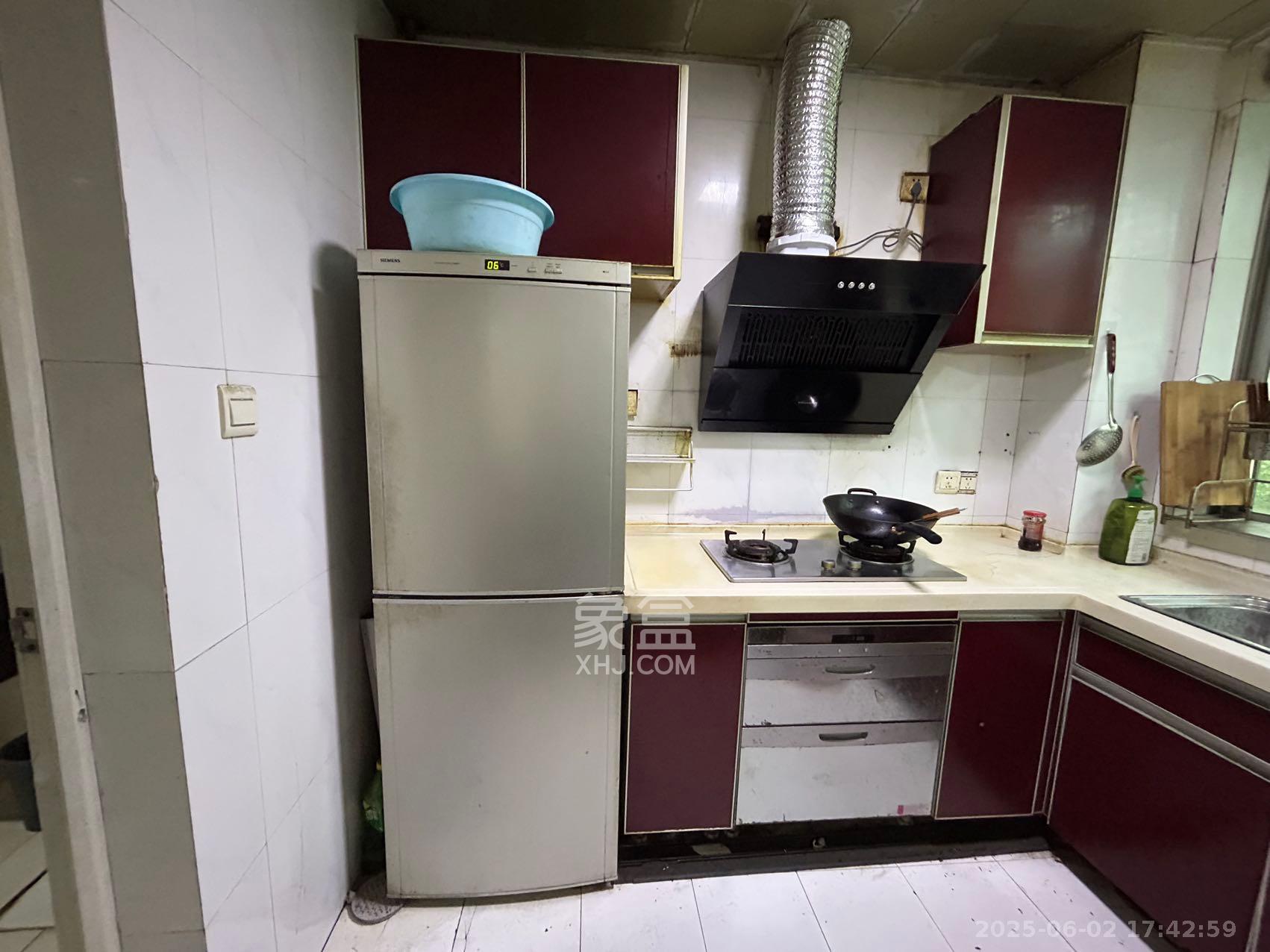 中南汽车世界  2室1厅1卫   1200.00元/月室内图