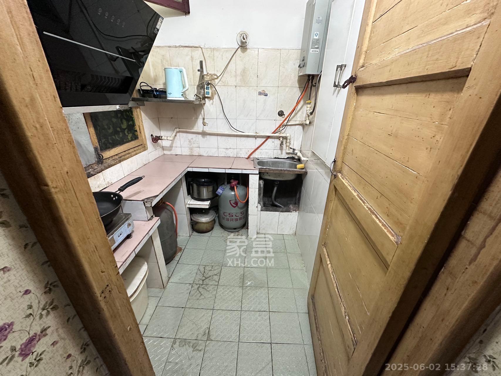 吉景小区  1室1厅1卫   1400.00元/月室内图