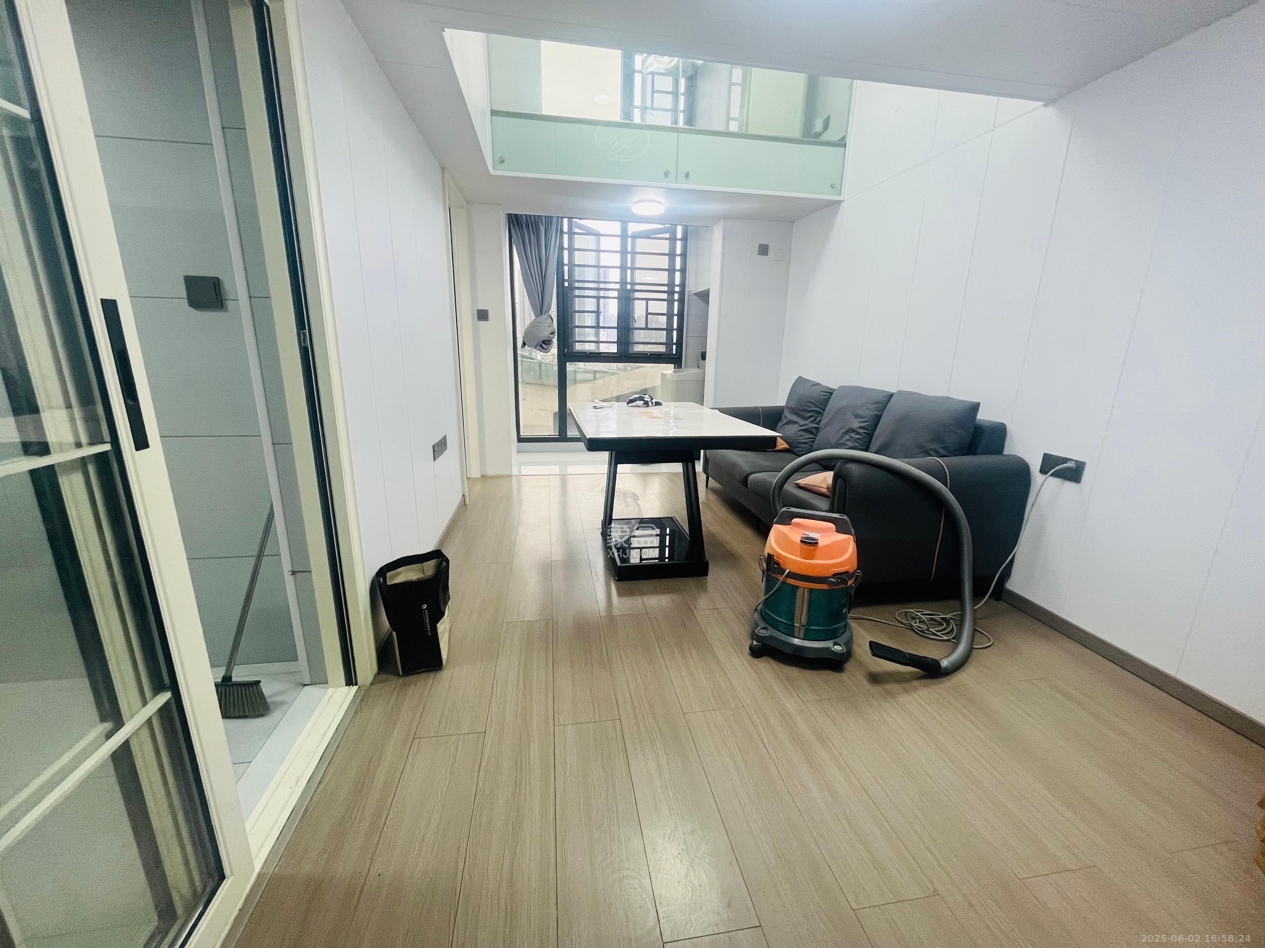 万科金色梦想B区  3室2厅1卫    2700.0元/月 万科金色梦想B区  3室2厅1卫    2700.0元/月室内图