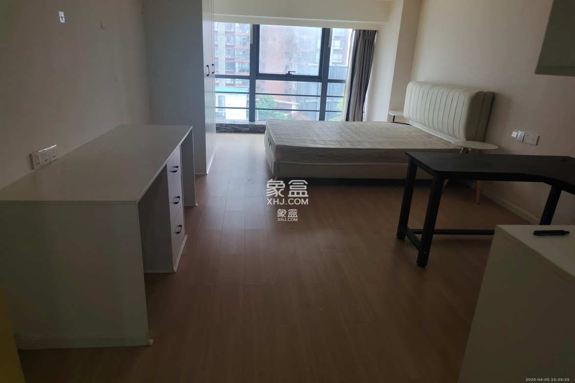 泊富公寓(泊富国际广场)  1室1厅1卫    2600.0元/月 泊富公寓(泊富国际广场)  1室1厅1卫    2600.0元/月室内图