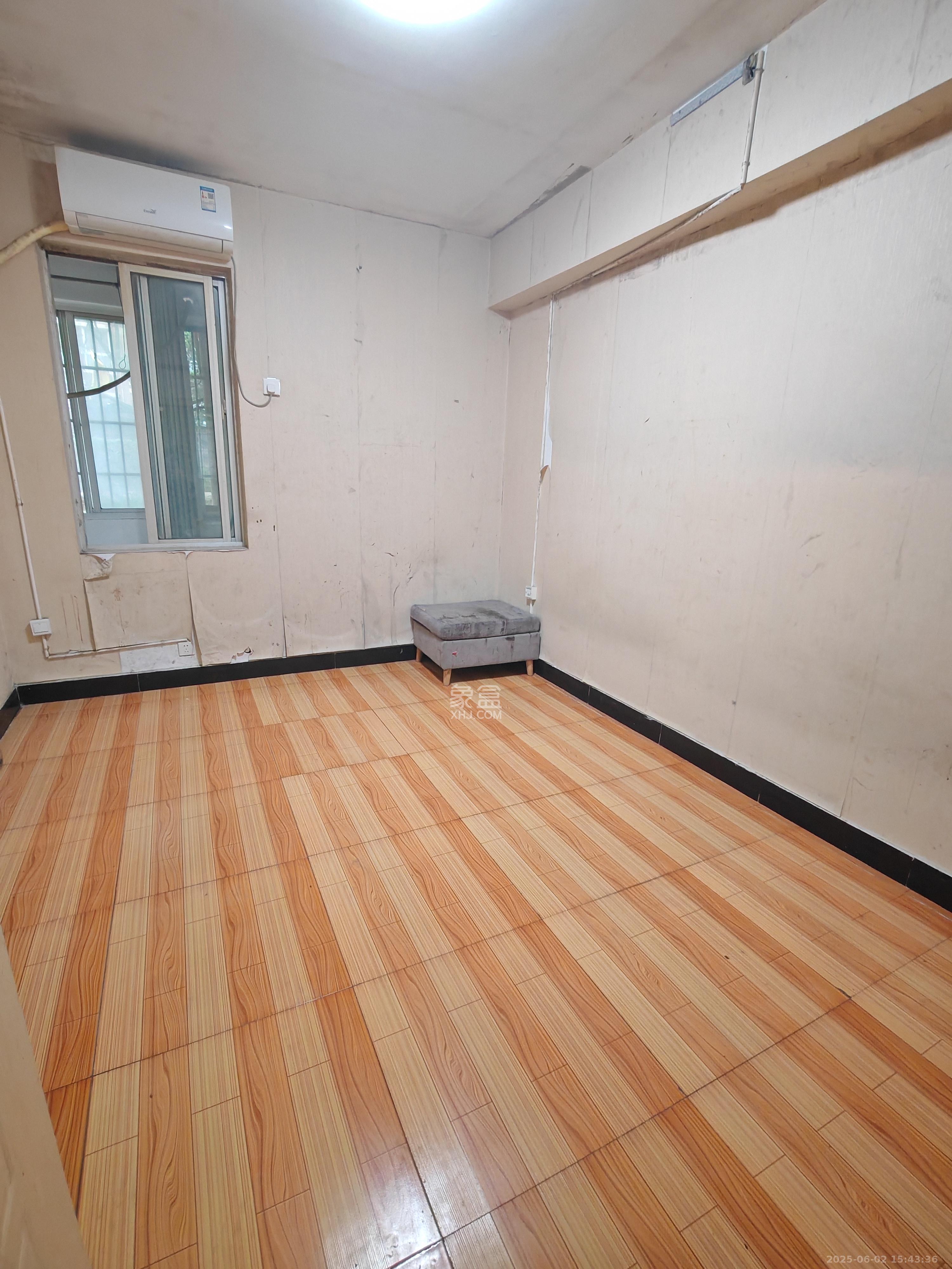 华银园 3室2厅2卫 1800.0元/月 华银园 3室2厅2卫 1800.0元/月室内图