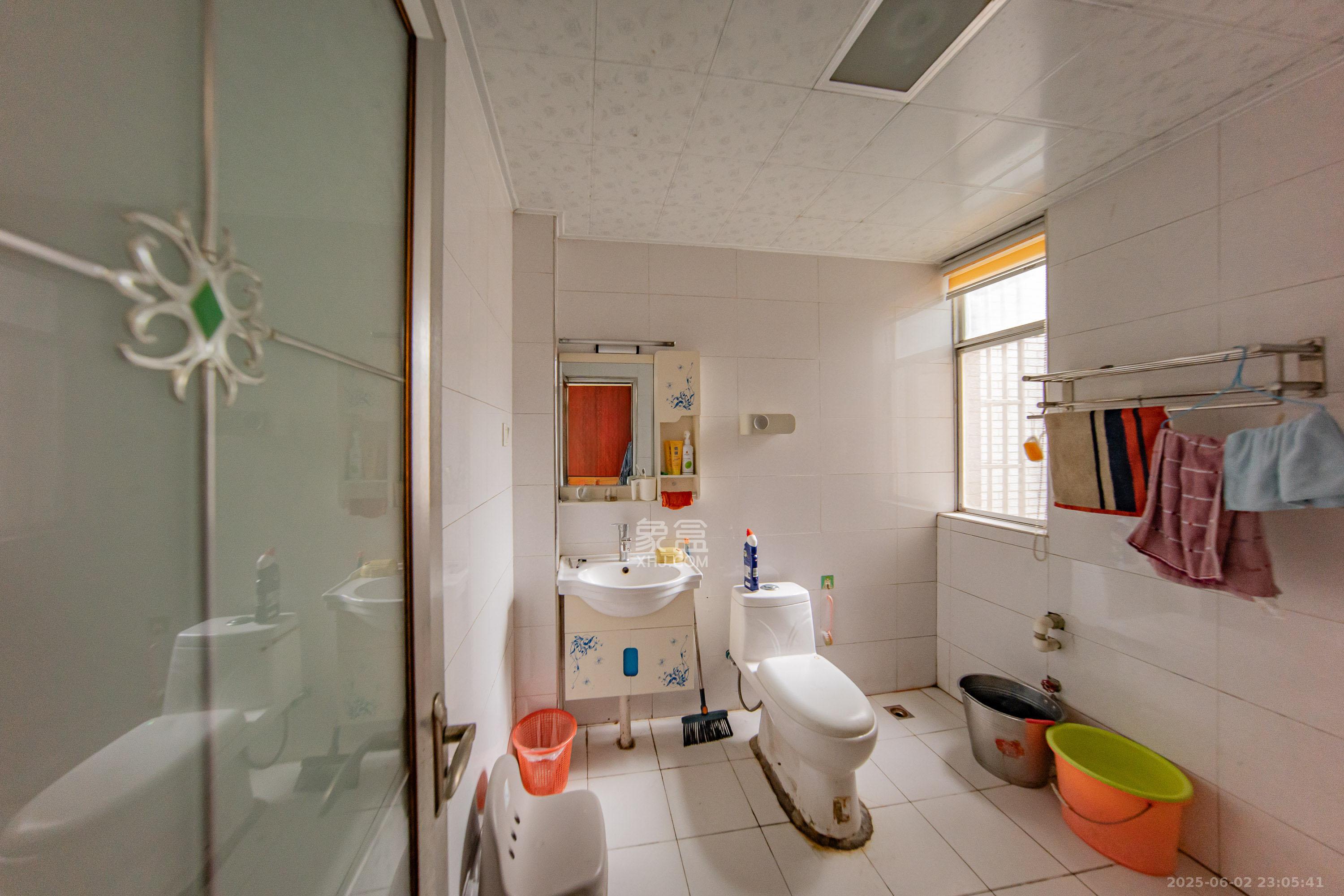 锑都家园  3室2厅2卫    52.0万 锑都家园  3室2厅2卫    52.0万卫生间