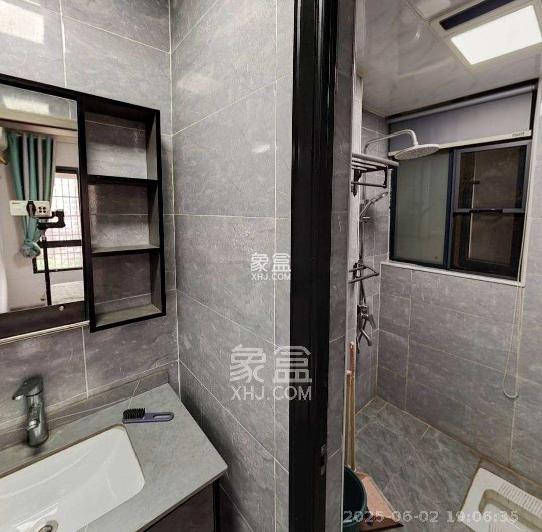 邦盛水岸御园  4室2厅2卫    2650.0元/月 邦盛水岸御园  4室2厅2卫    2650.0元/月室内图