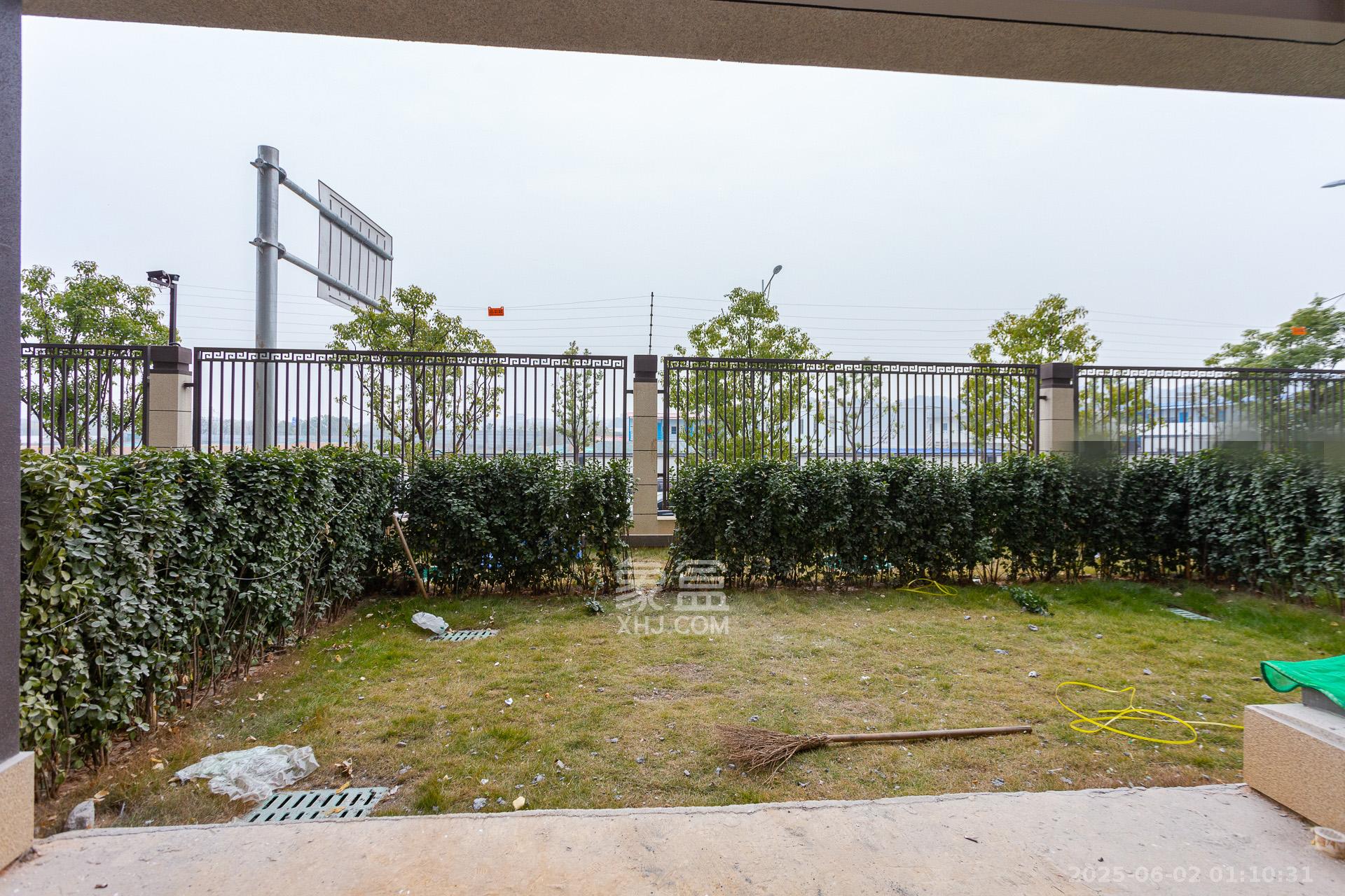 时代建发和著  5室2厅2卫   330.00万其他