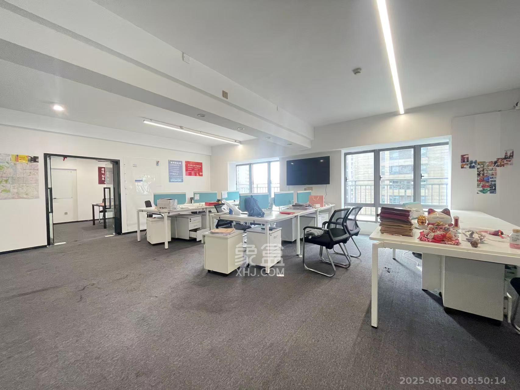 保利国际广场  3室2厅2卫    6000.0元/月 保利国际广场  3室2厅2卫    6000.0元/月