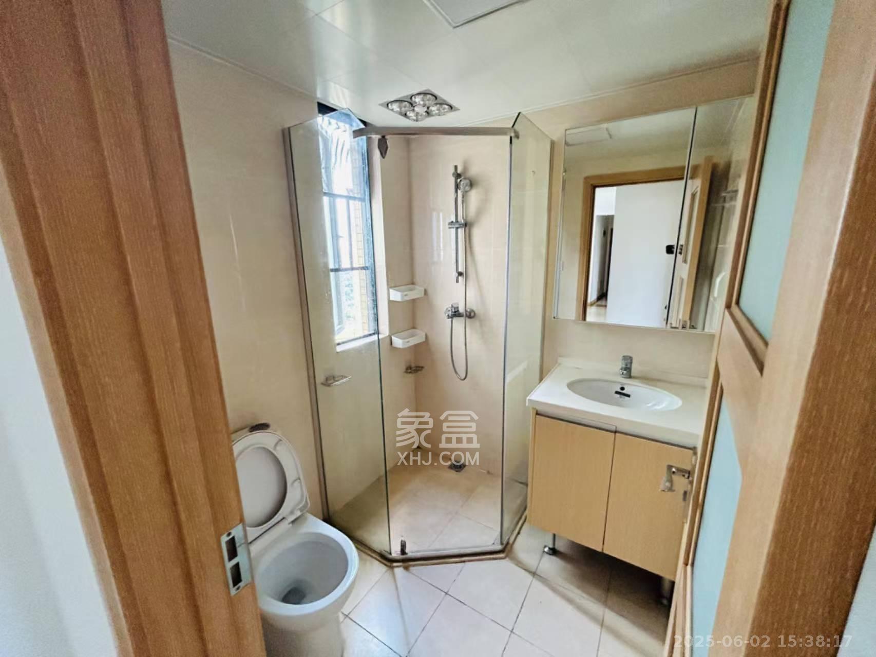 兰亭湾畔  4室2厅2卫   3800.00元/月室内图