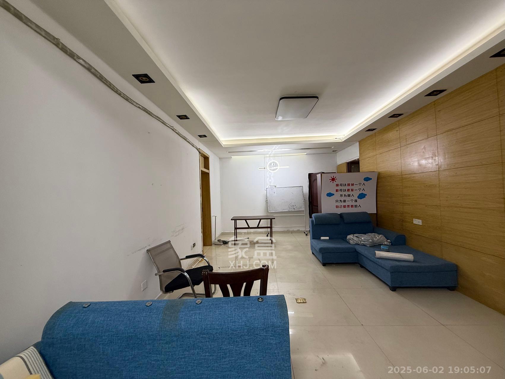 红星国际星城 1室1厅1卫 1600.0元/月 红星国际星城 1室1厅1卫 1600.0元/月室内图