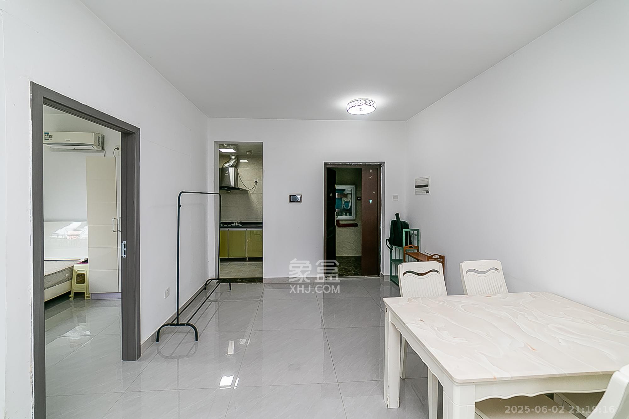 荣悦台  1室1厅1卫    115.0万 荣悦台  1室1厅1卫    115.0万客厅