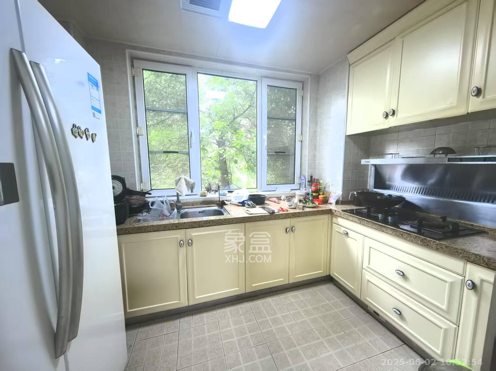 万国城(当代满庭春MOMA)二期 3室2厅2卫 3200.0元/月 万国城(当代满庭春MOMA)二期 3室2厅2卫 3200.0元/月室内图