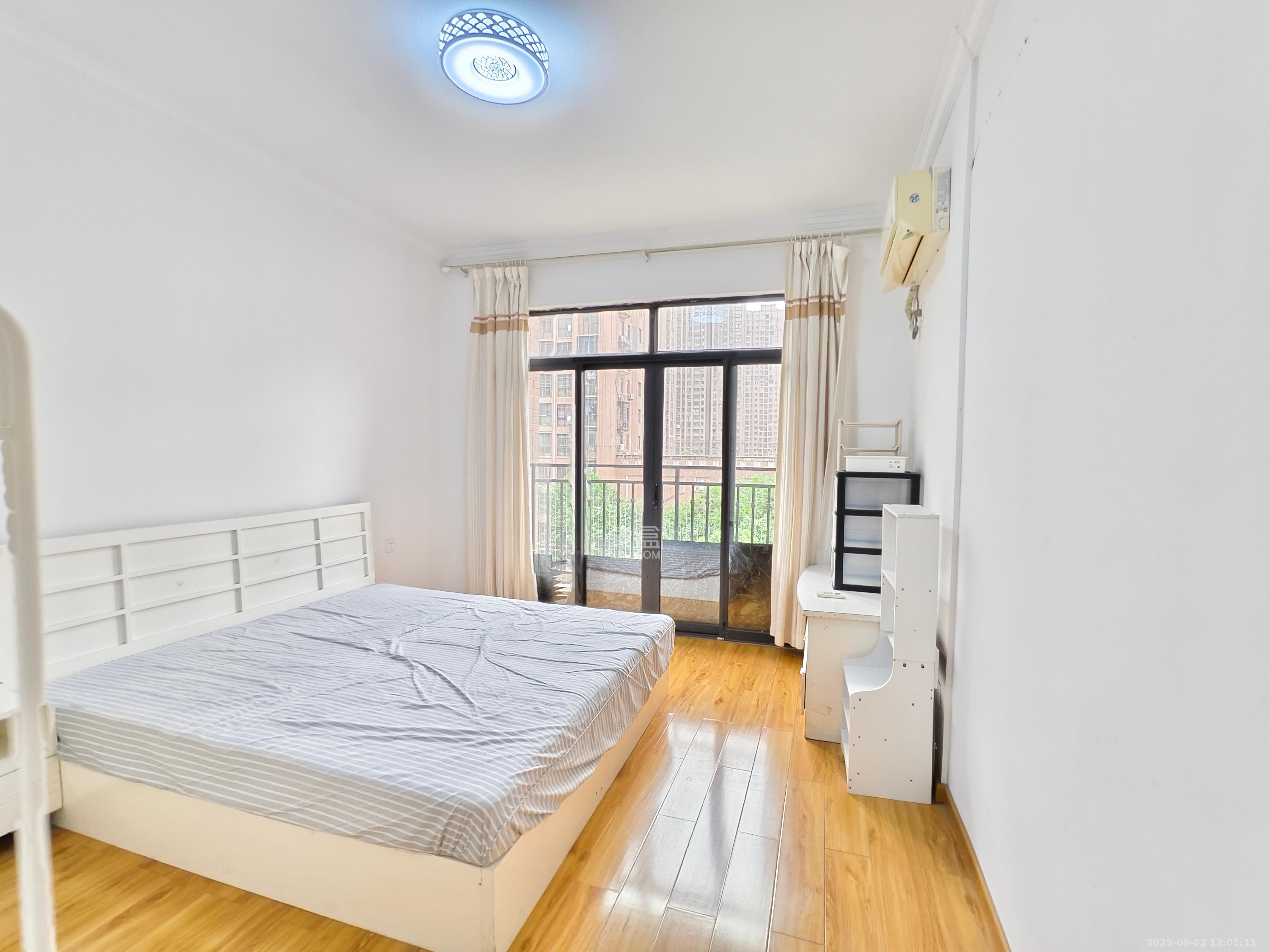 康桥长郡 4室2厅2卫 2400.0元/月 康桥长郡 4室2厅2卫 2400.0元/月室内图