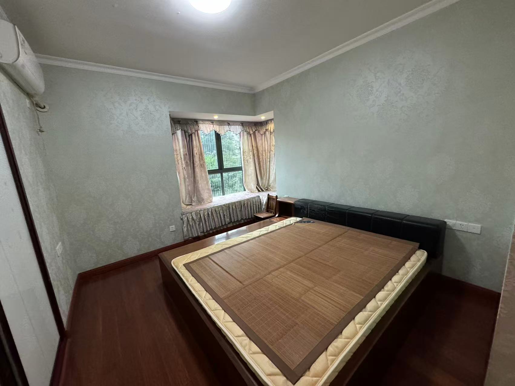 西子莲花 3室2厅1卫 1800.00元/月 西子莲花 3室2厅1卫 1800.00元/月室内图