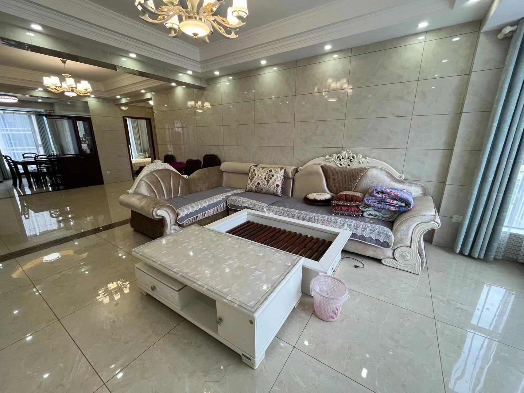 铂金汉宫  3室2厅2卫    81.8万 铂金汉宫  3室2厅2卫    81.8万室内图