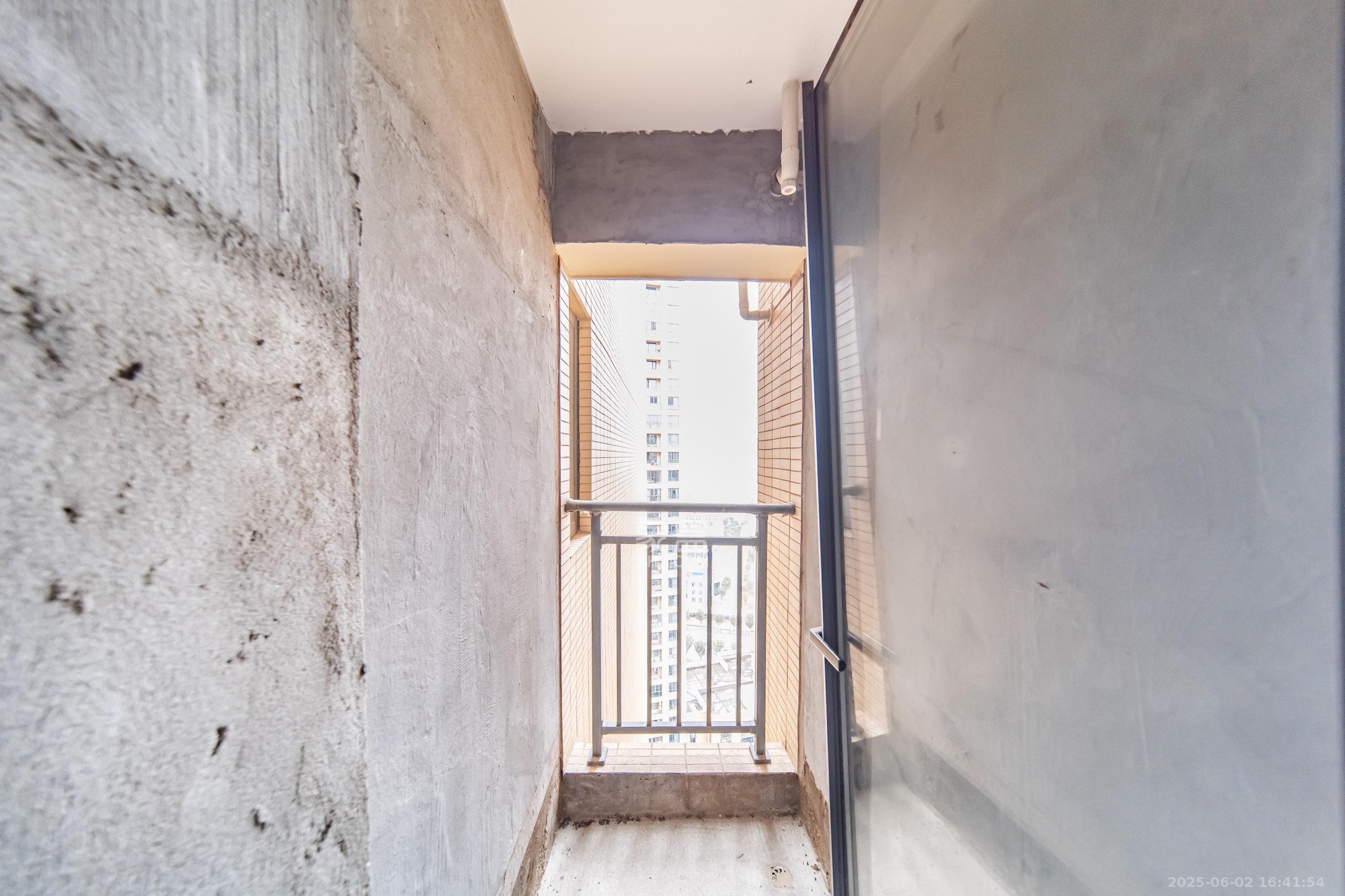 湘熙水郡(观澜海赋家园) 3室1厅1卫 100.0万 湘熙水郡(观澜海赋家园) 3室1厅1卫 100.0万阳台