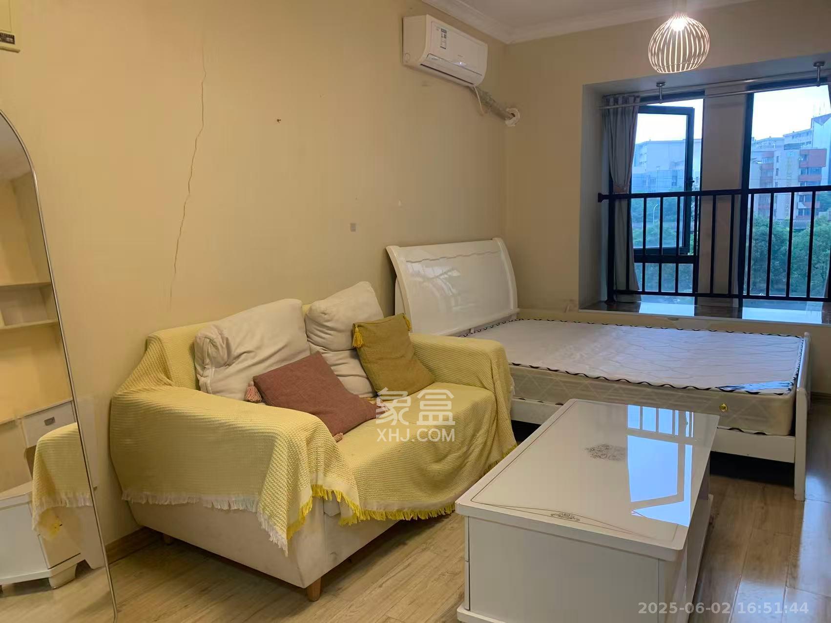 中建芙蓉嘉苑 1室1厅1卫 1100.0元/月 中建芙蓉嘉苑 1室1厅1卫 1100.0元/月室内图