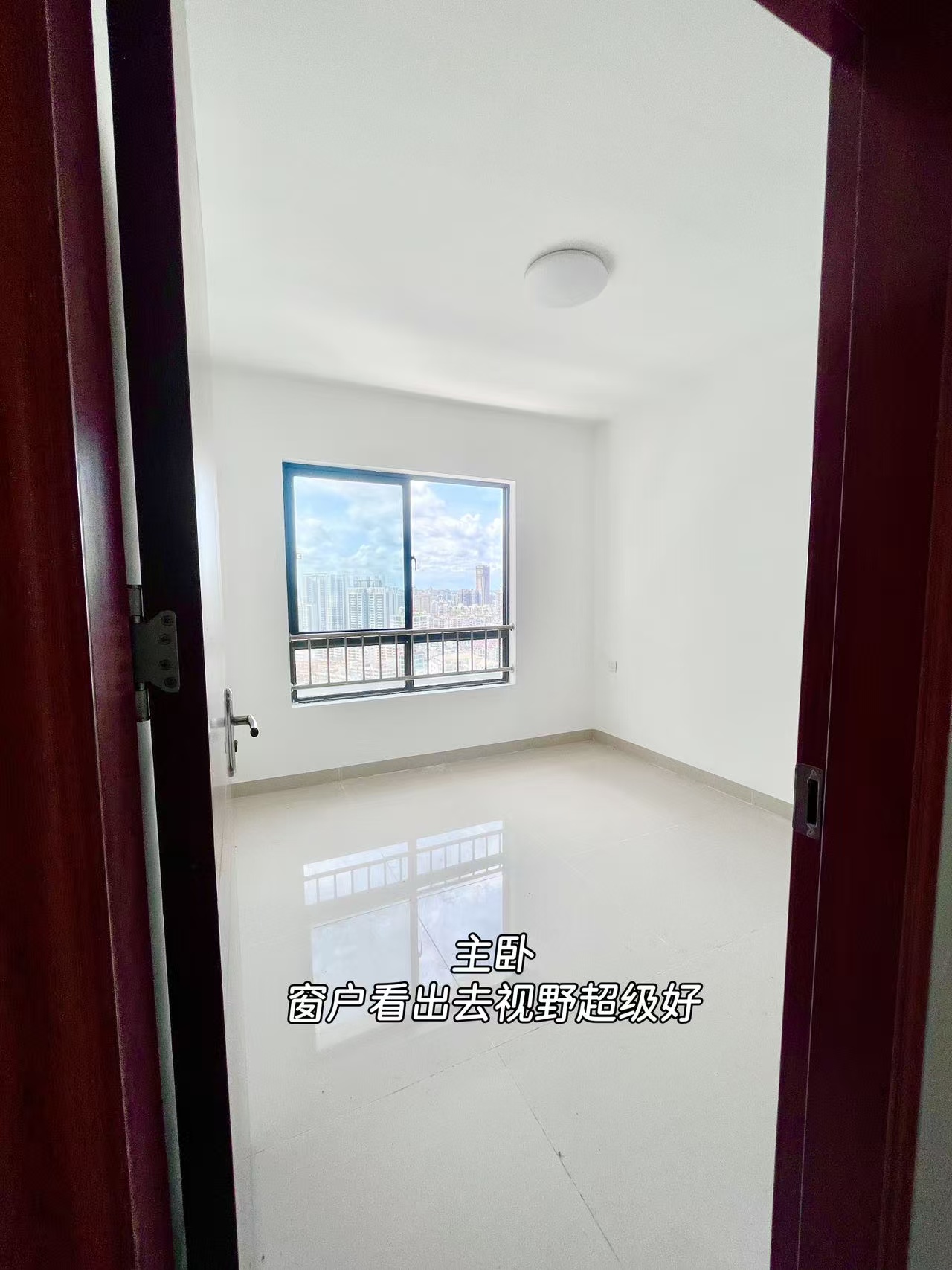 龙城新景  3室2厅2卫   2600.00元/月室内图