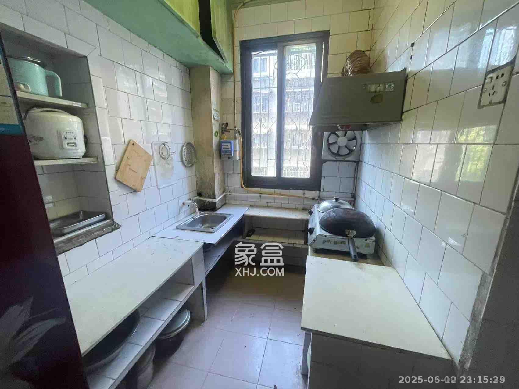 公路局宿舍 3室2厅1卫 1600.0元/月 公路局宿舍 3室2厅1卫 1600.0元/月室内图