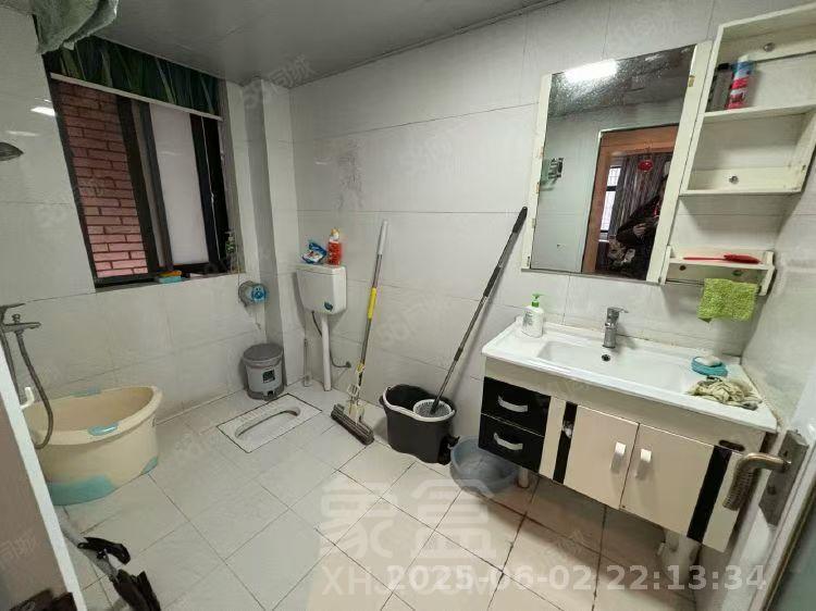嘉盛华府  3室2厅2卫   1400.00元/月室内图