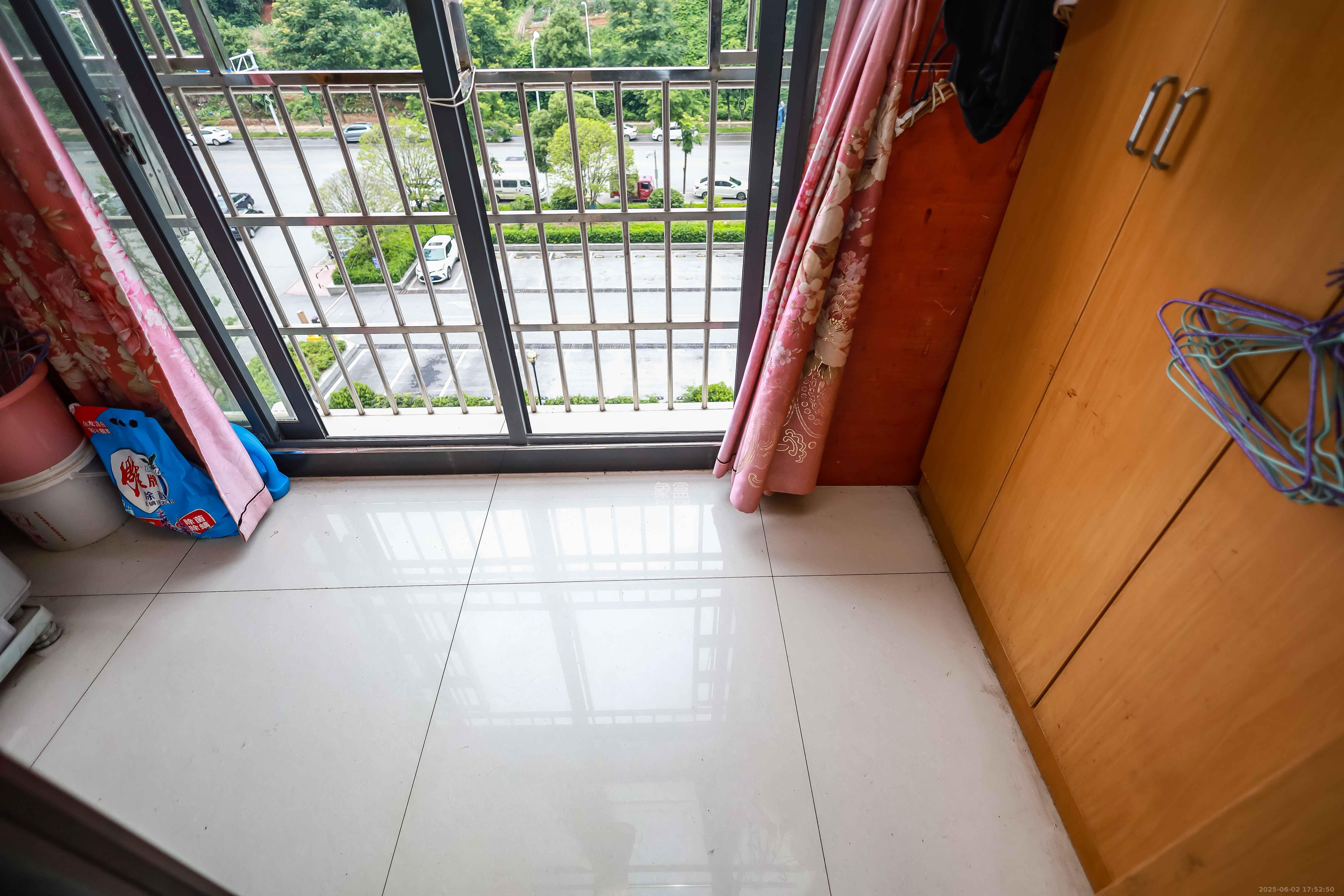 华龙家园(和泰家园) 2室1厅1卫 46.0万 华龙家园(和泰家园) 2室1厅1卫 46.0万阳台