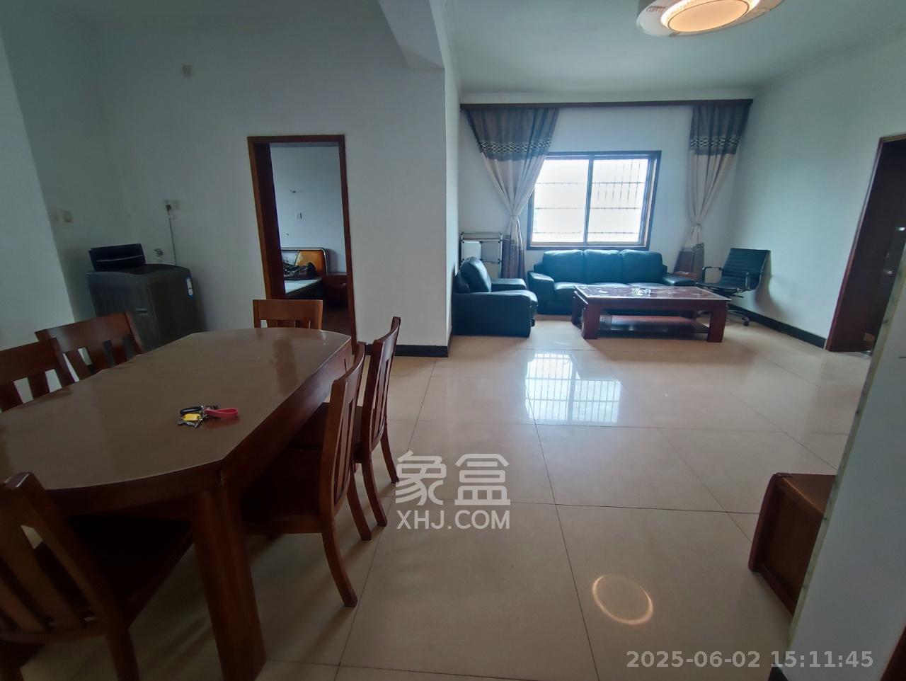 中南汽车世界 3室2厅1卫 1200.0元/月 中南汽车世界 3室2厅1卫 1200.0元/月室内图