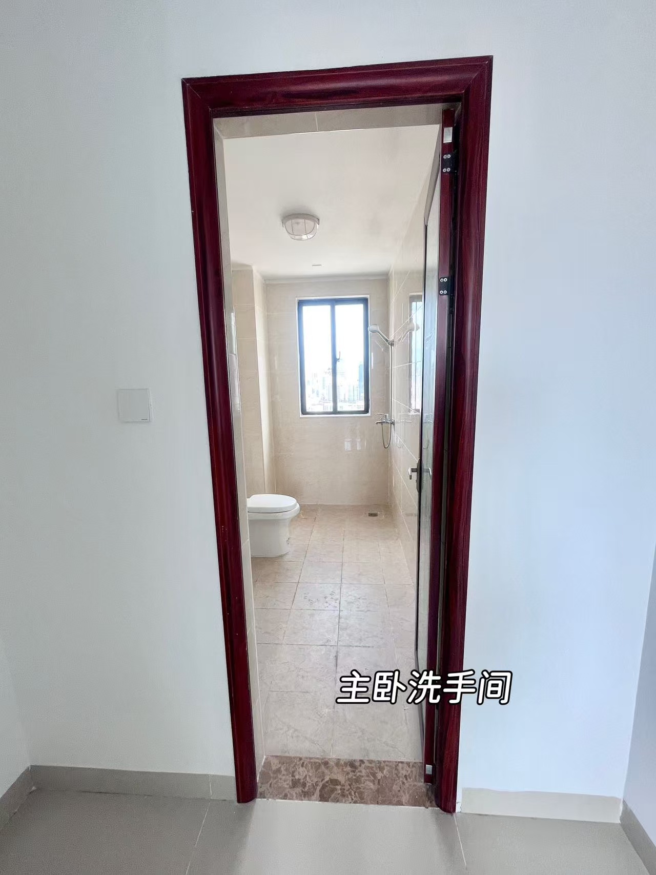 龙城新景  3室2厅2卫   2600.00元/月室内图
