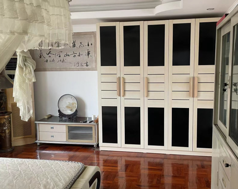 华锦苑 3室2厅2卫 146.0万 华锦苑 3室2厅2卫 146.0万客厅