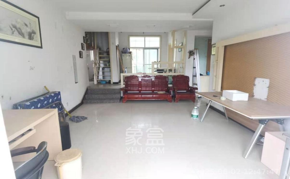 山水人家一二期 3室2厅1卫 1600.0元/月 山水人家一二期 3室2厅1卫 1600.0元/月室内图