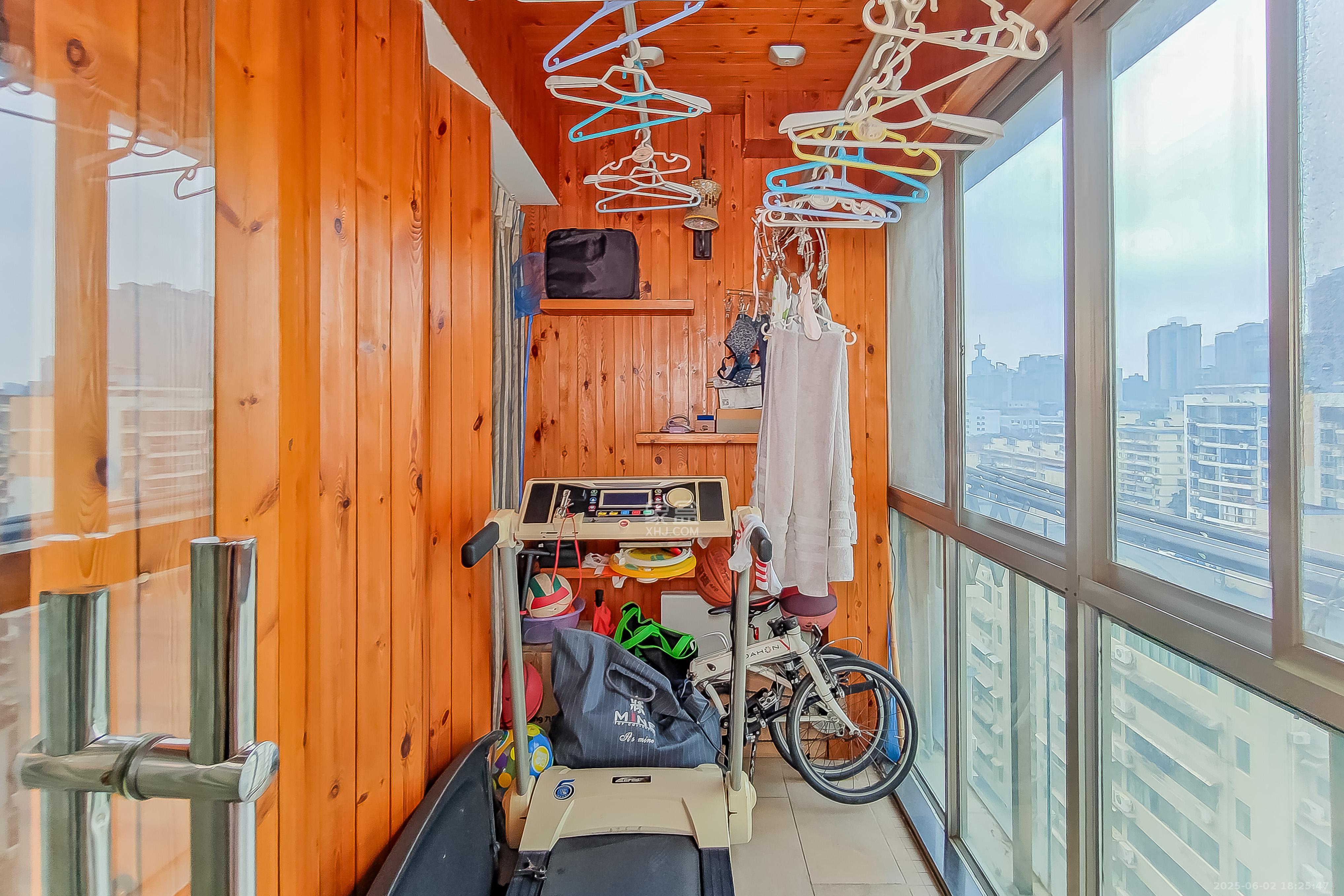 格蓝康都  3室2厅2卫    98.8万 格蓝康都  3室2厅2卫    98.8万阳台