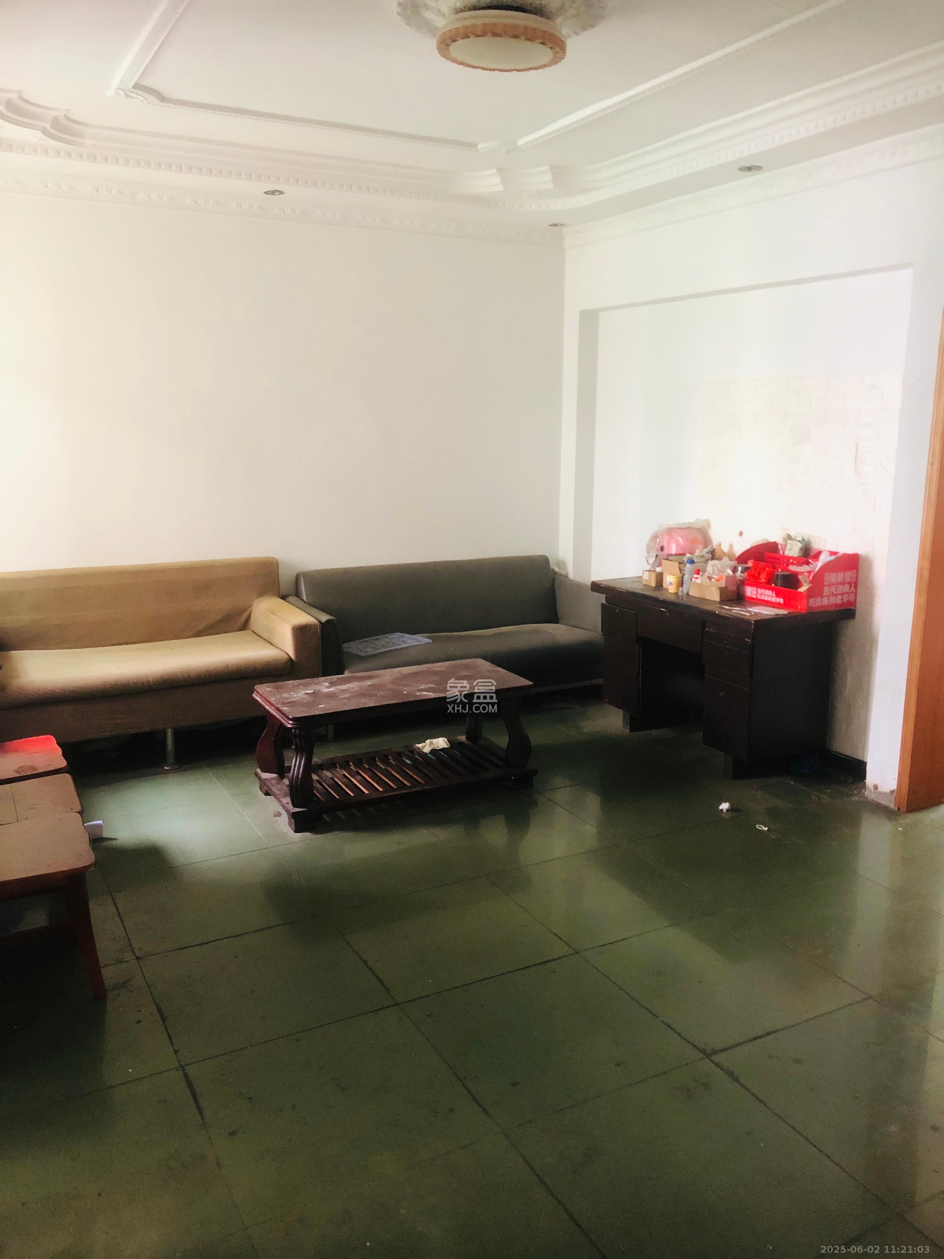 青园小区(青园社区安置房) 2室2厅1卫 1400.0元/月 青园小区(青园社区安置房) 2室2厅1卫 1400.0元/月室内图