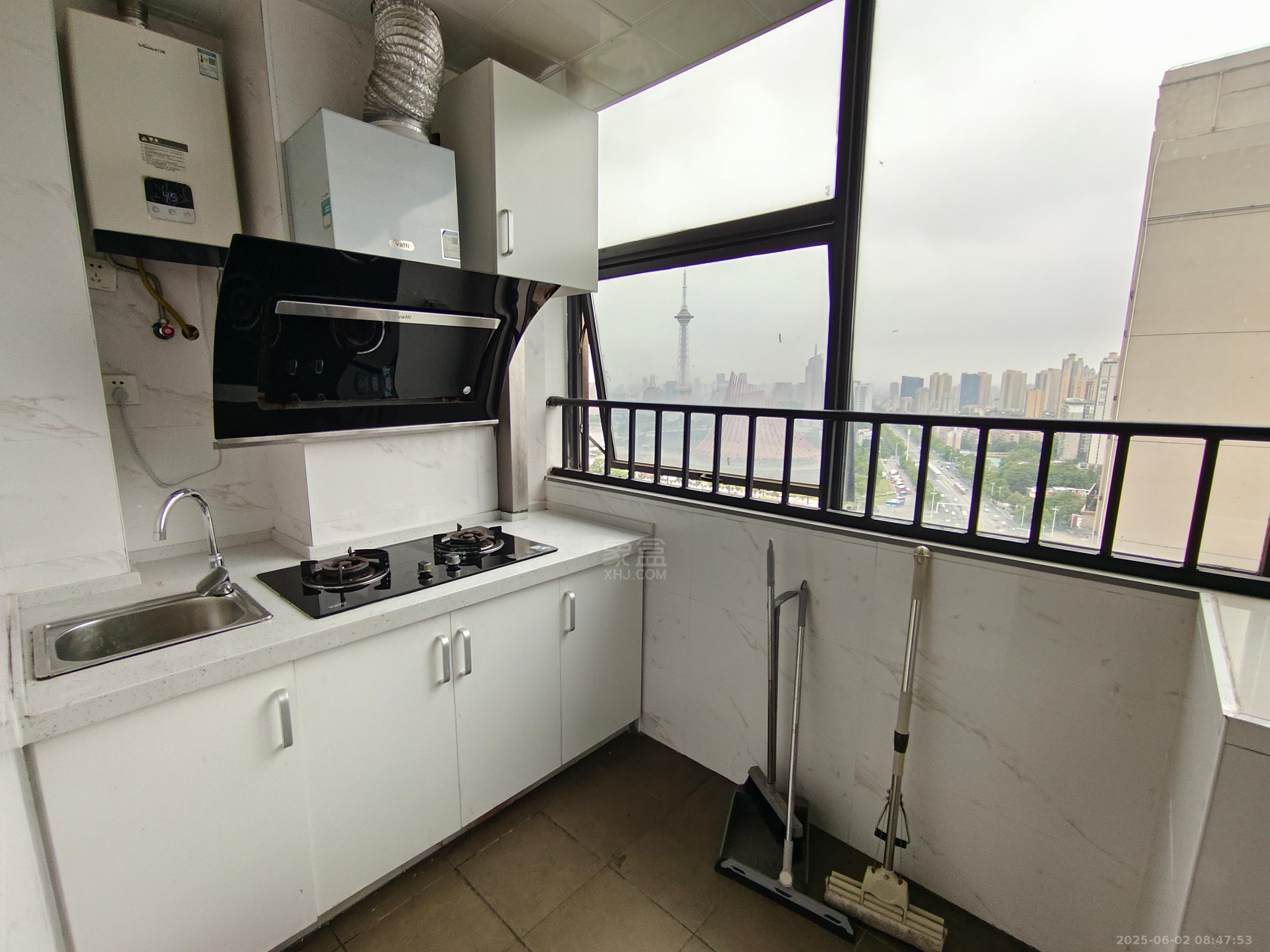 文艺复兴(未来城)  1室1厅1卫    1100.0元/月 文艺复兴(未来城)  1室1厅1卫    1100.0元/月室内图