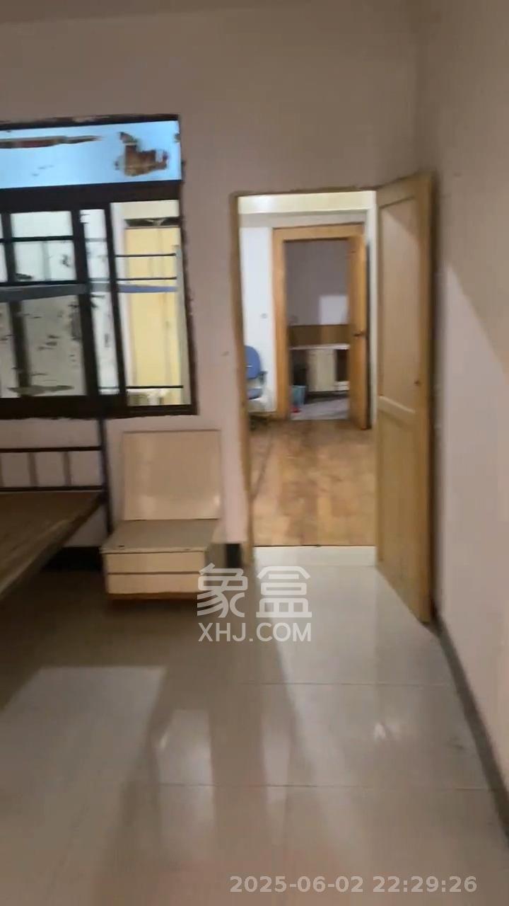 燕山街社区  3室1厅1卫   1800.00元/月