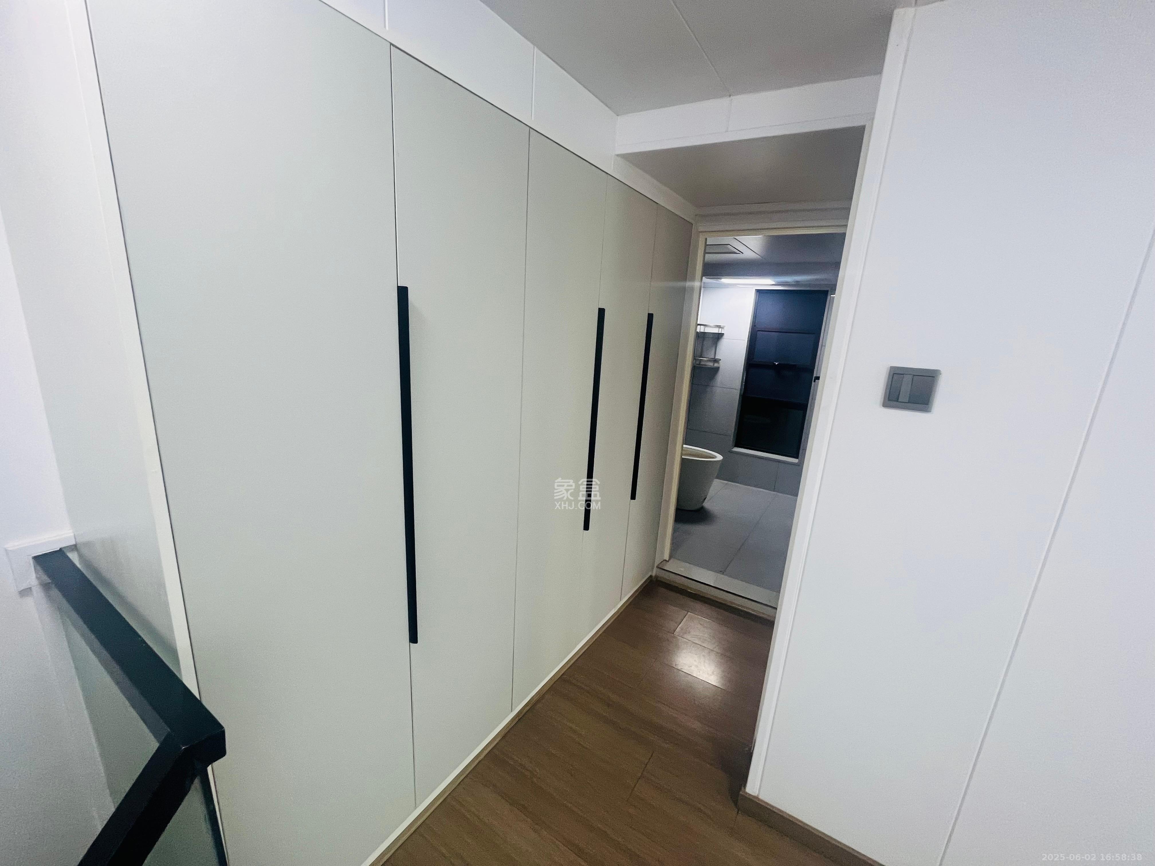 万科金色梦想B区  3室2厅1卫    2700.0元/月 万科金色梦想B区  3室2厅1卫    2700.0元/月室内图