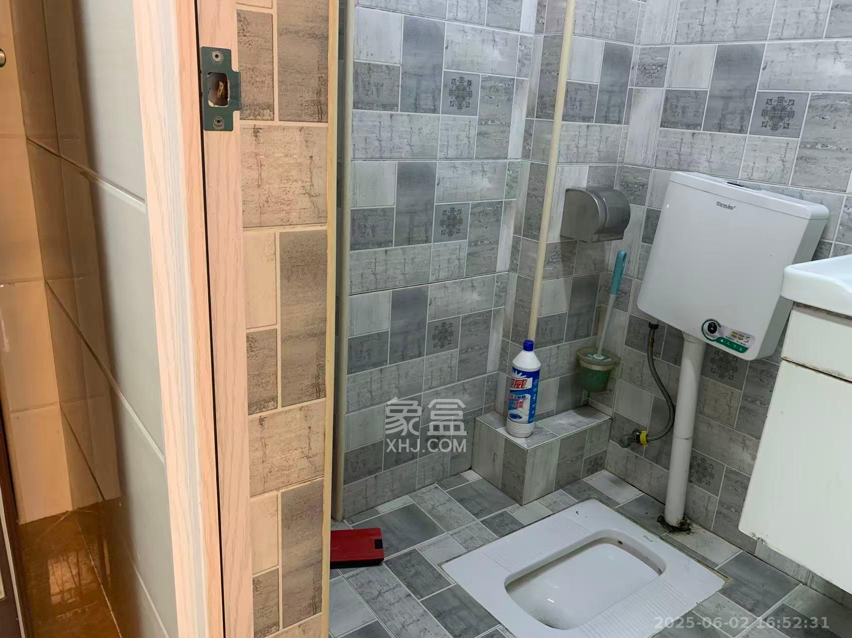 中建芙蓉嘉苑 1室1厅1卫 1100.0元/月 中建芙蓉嘉苑 1室1厅1卫 1100.0元/月室内图