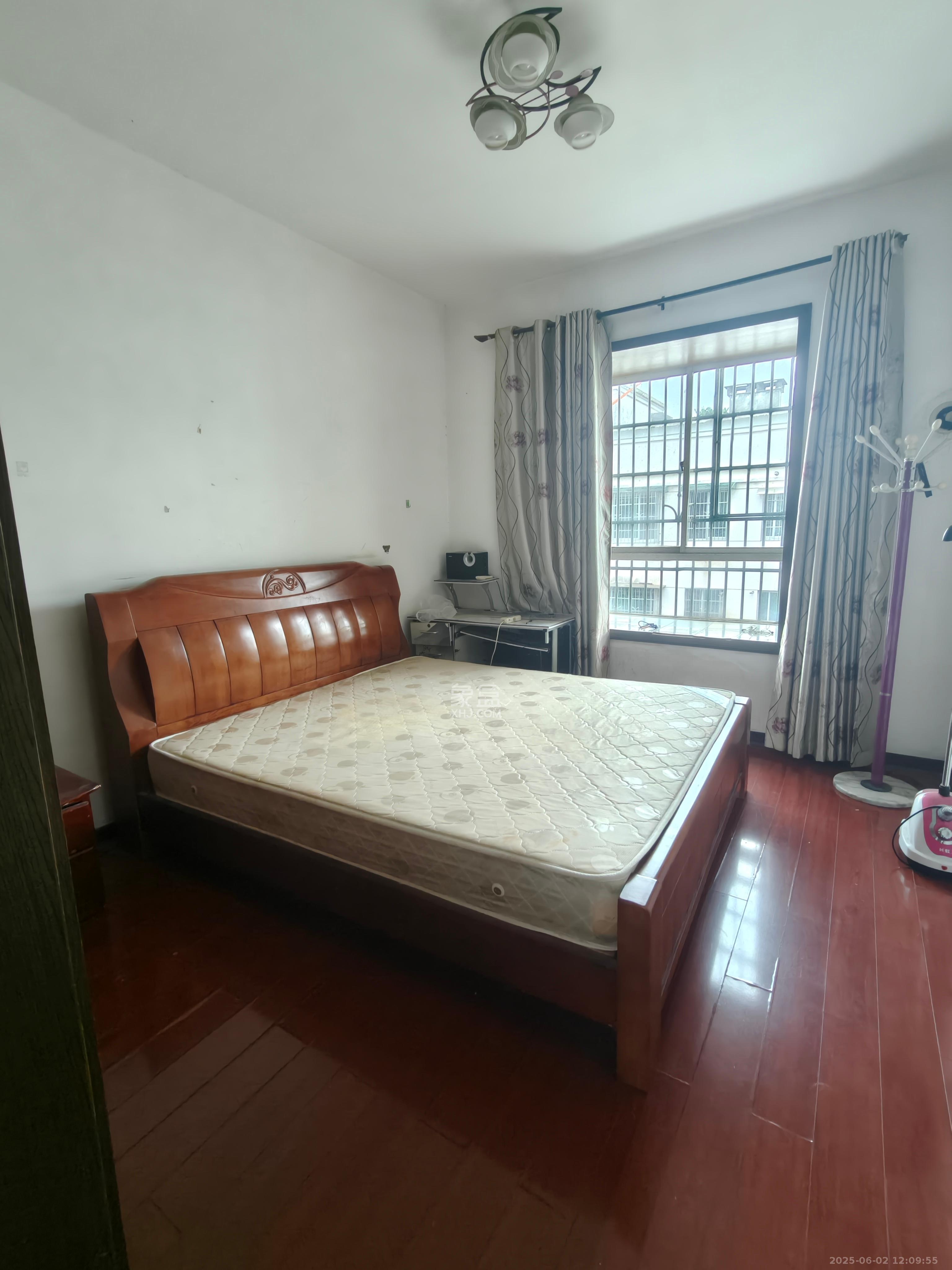 中南汽车世界 2室1厅1卫 900.0元/月 中南汽车世界 2室1厅1卫 900.0元/月室内图