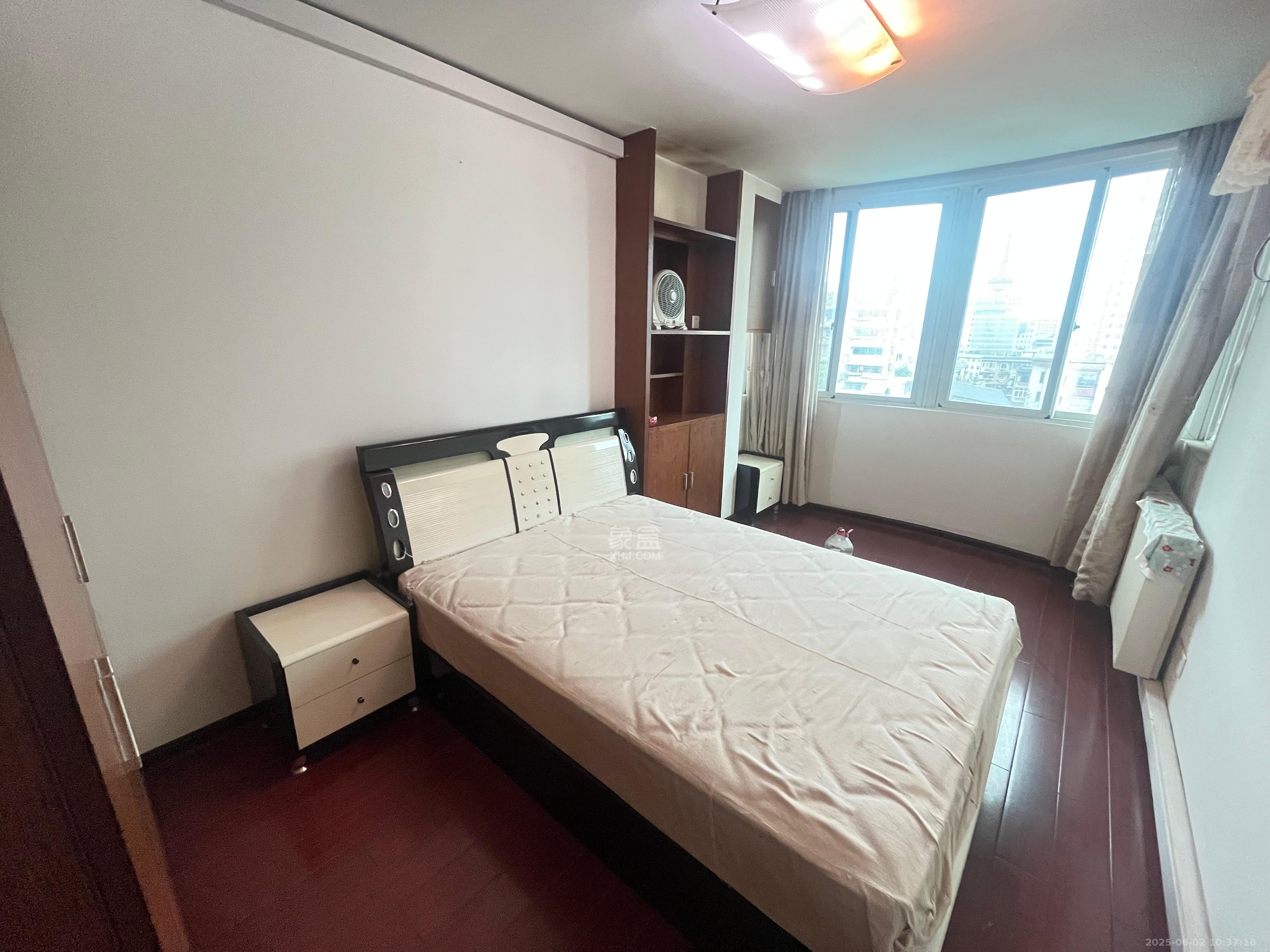 明媚星城  3室2厅2卫   2600.00元/月室内图