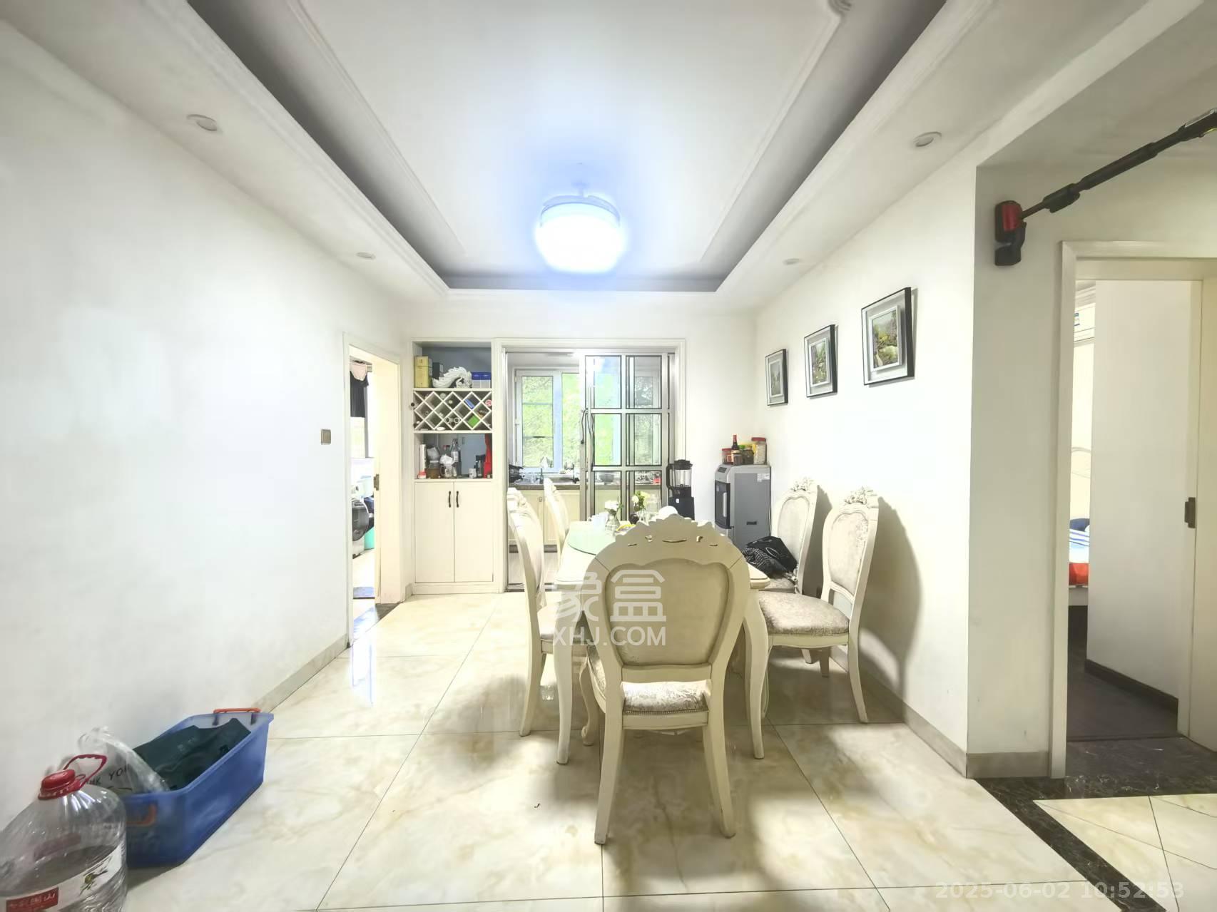 万国城(当代满庭春MOMA)二期 3室2厅2卫 3200.0元/月 万国城(当代满庭春MOMA)二期 3室2厅2卫 3200.0元/月室内图