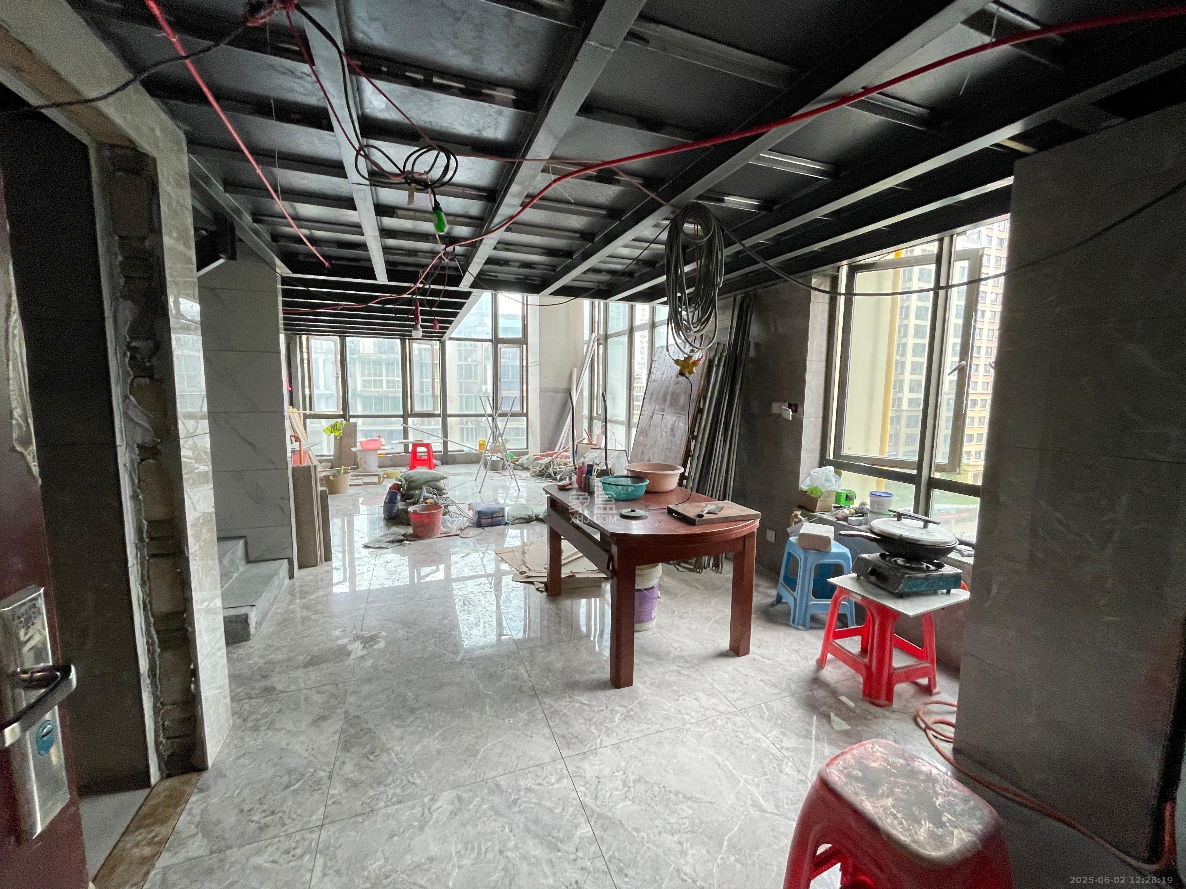 世茂璀璨天城公寓  1室1厅1卫    3000.0元/月 世茂璀璨天城公寓  1室1厅1卫    3000.0元/月室内图1