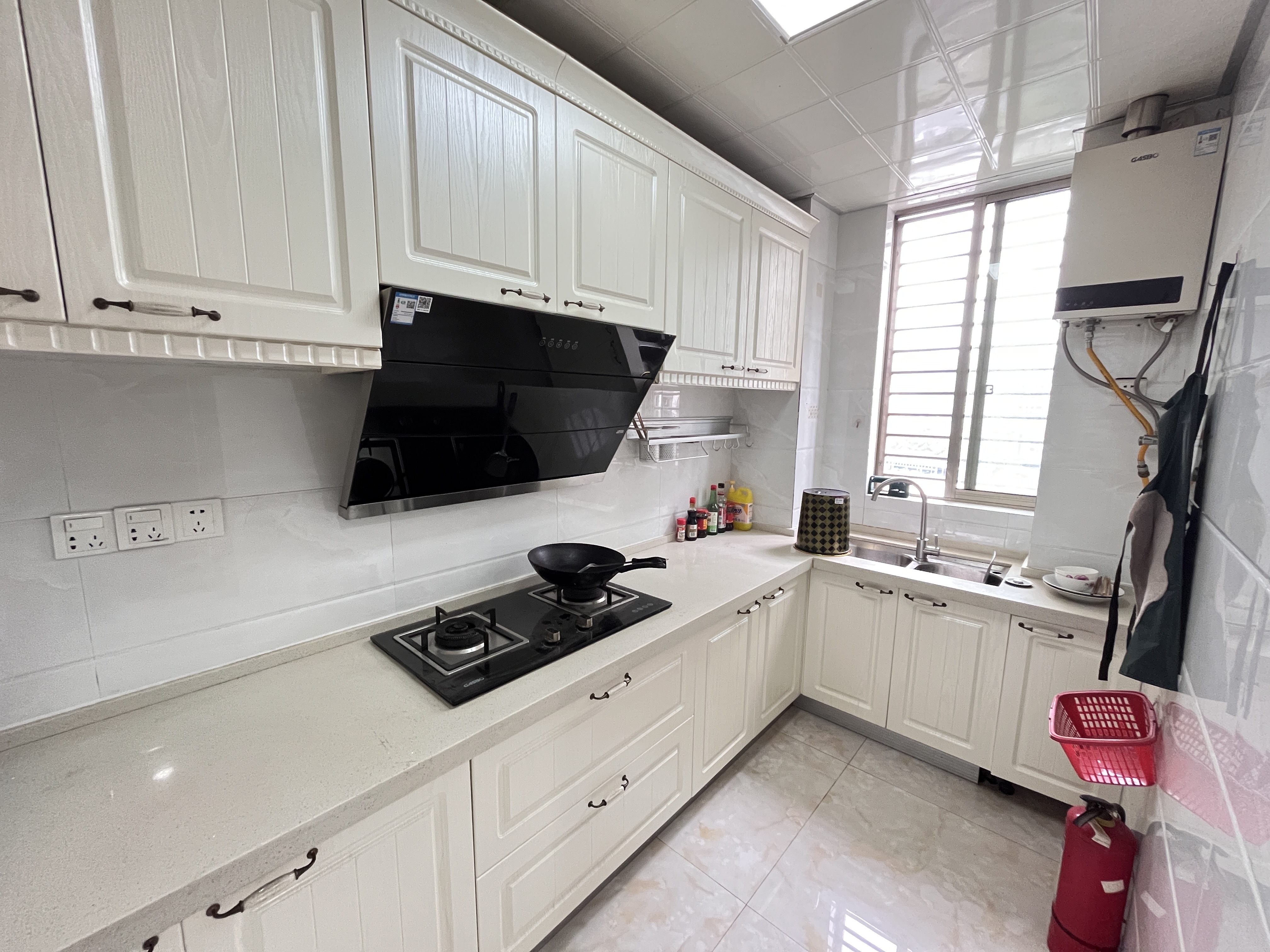 维港御景湾 3室2厅2卫 1800.0元/月 维港御景湾 3室2厅2卫 1800.0元/月室内图