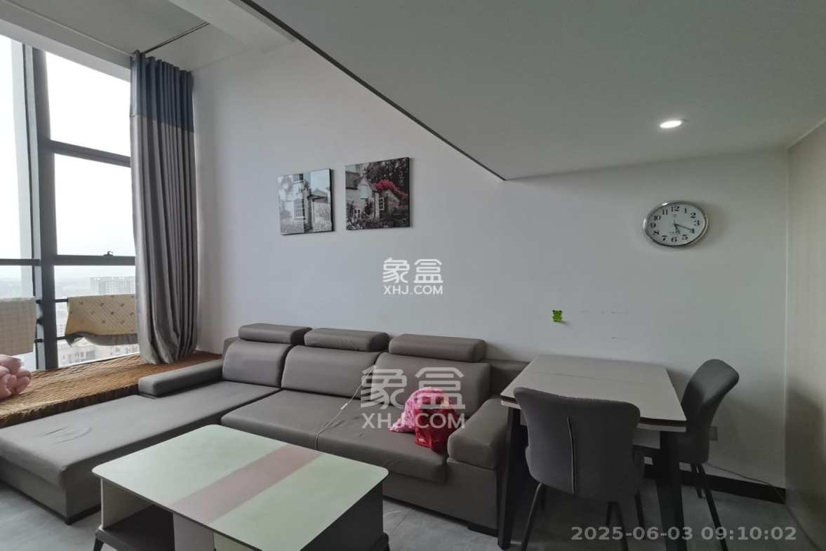 裕天国际商汇中心 1室1厅1卫 2200.0元/月 裕天国际商汇中心 1室1厅1卫 2200.0元/月室内图